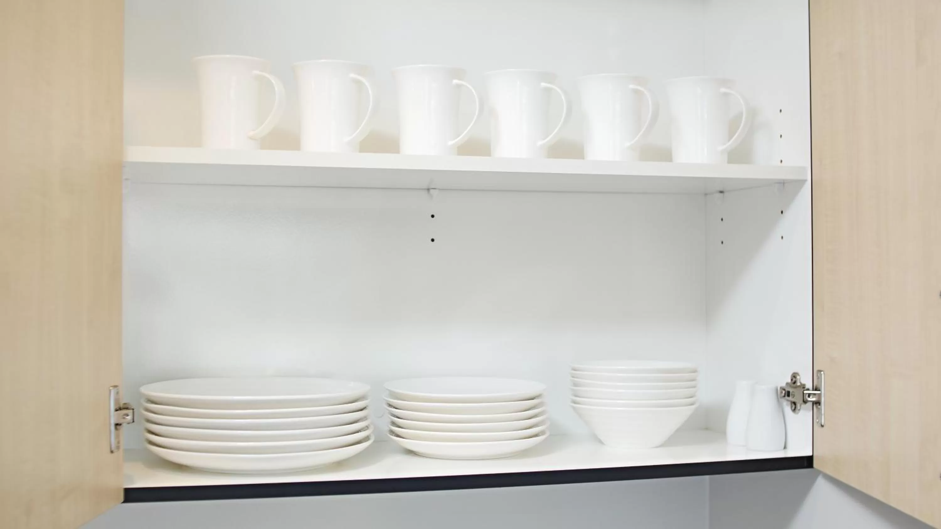 Coffee/tea facilities in Arthur's Court Motor Lodge