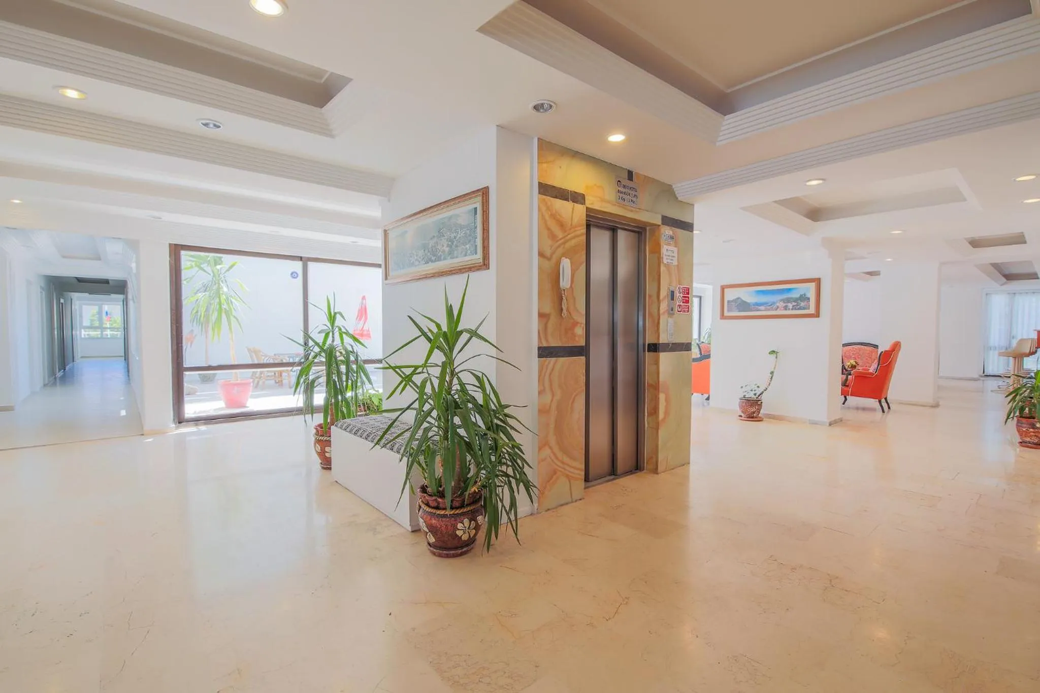Lobby or reception in Ekici Hotel