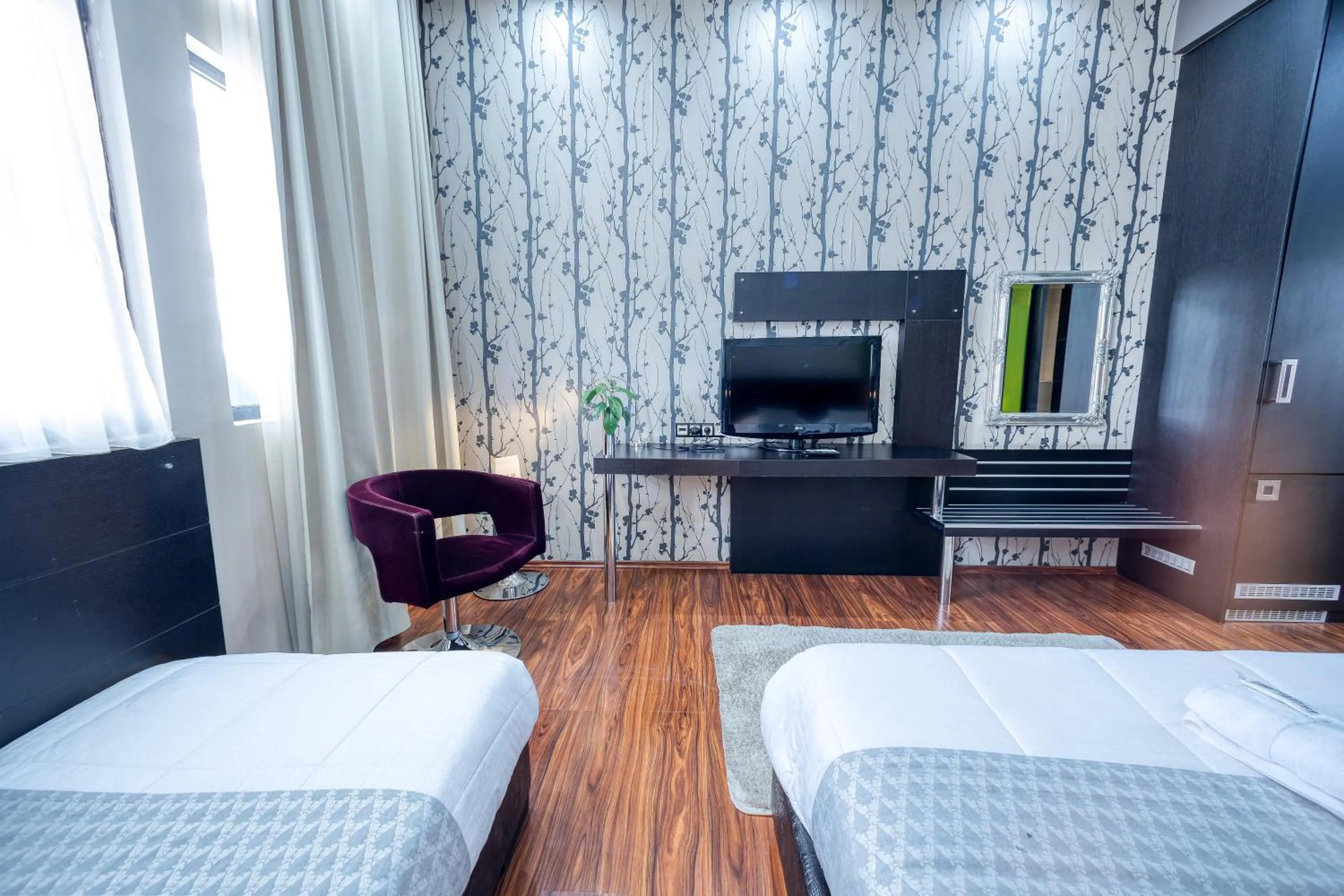 TV and multimedia, Bed in Gallery Art Hotel