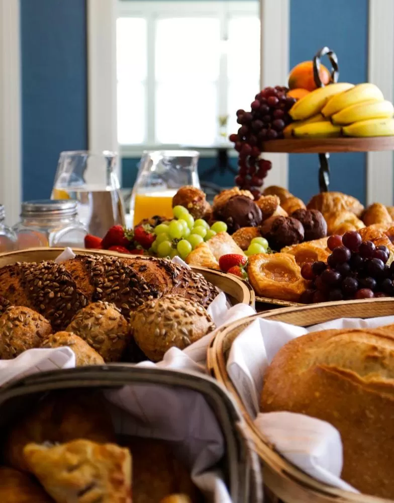 Food and drinks in The Kenwood Gables Boutique B&B