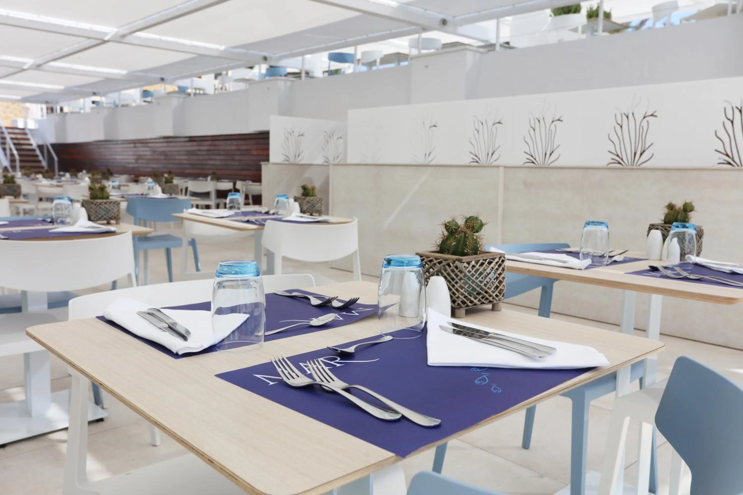 Restaurant/places to eat in Iberostar Waves Bahía de Palma - Adults Only
