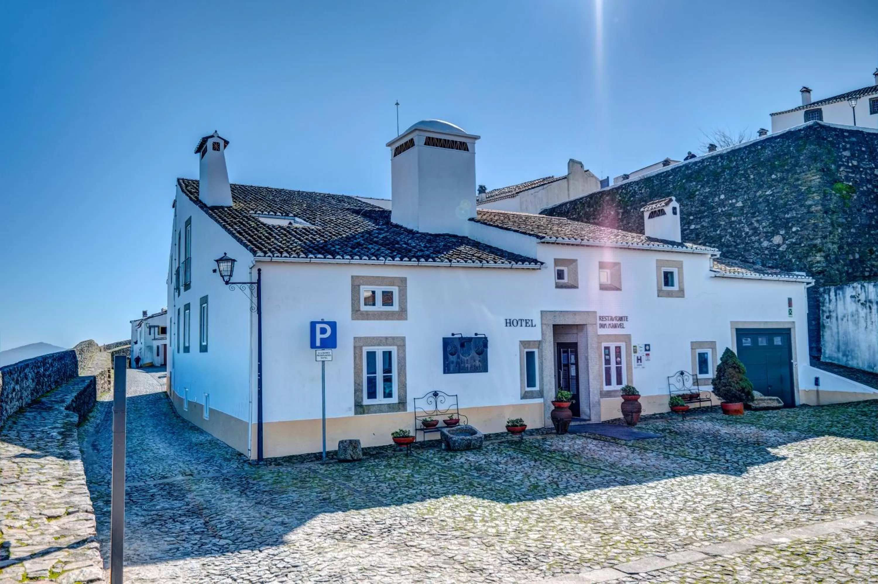 Facade/entrance in Hotel El Rei Dom Manuel