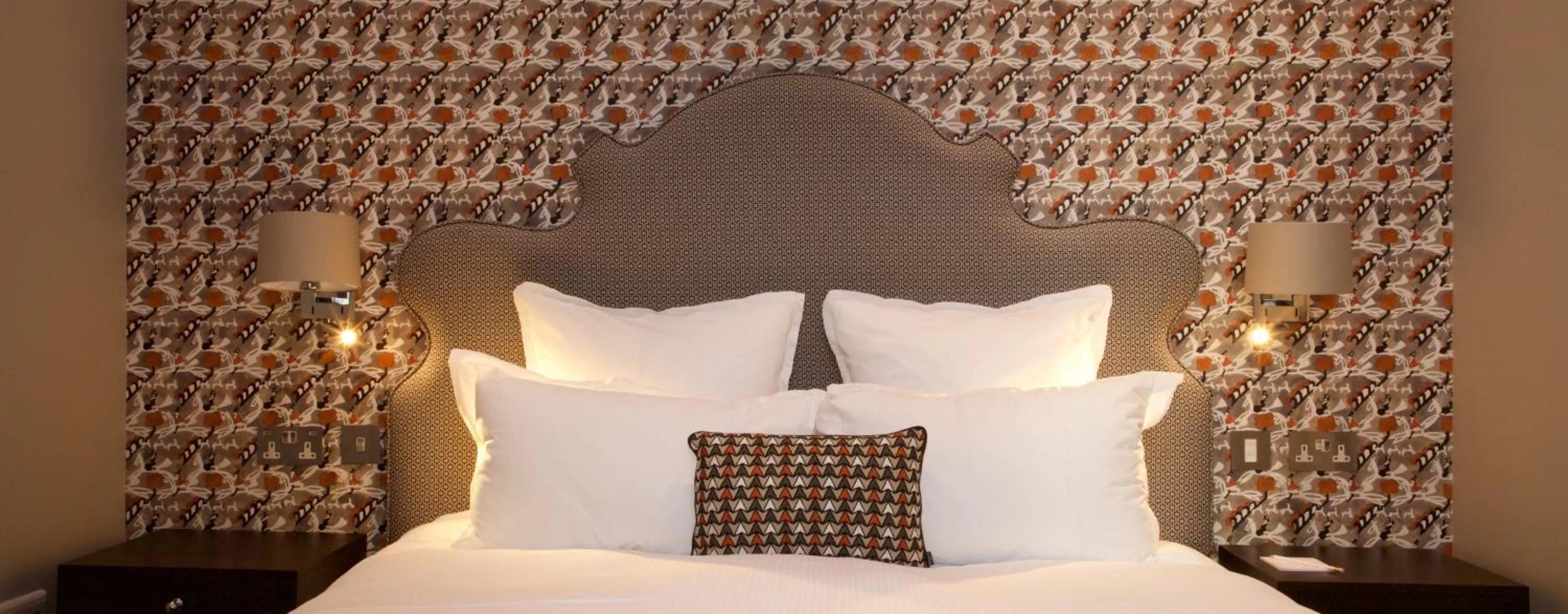 Bed in 54 Queen's Gate Hotel