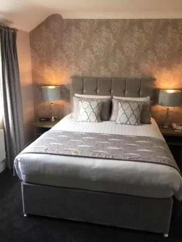 Photo of the whole room, Bed in Slaters Country Inn