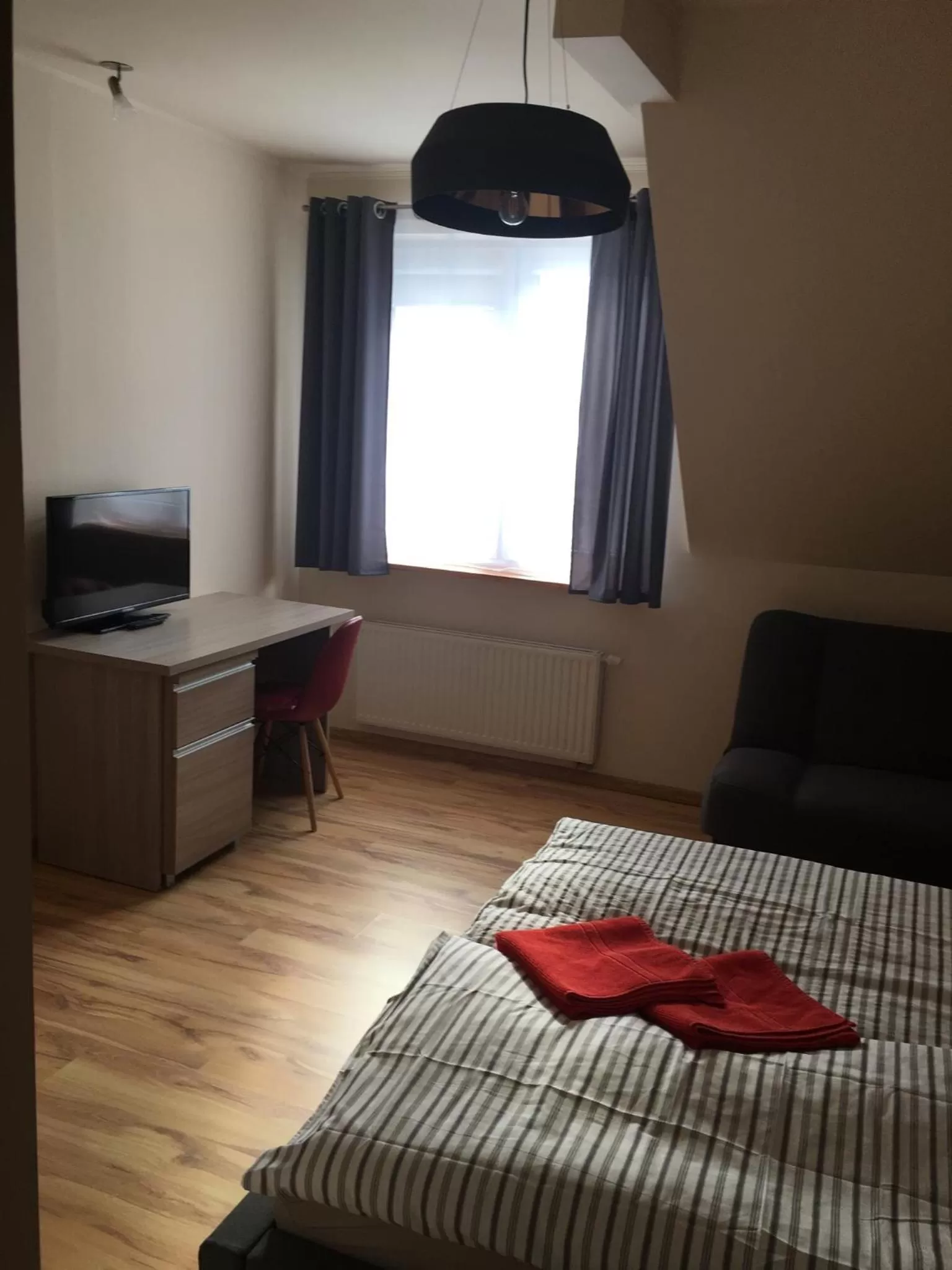 Photo of the whole room, Bed in dask resort