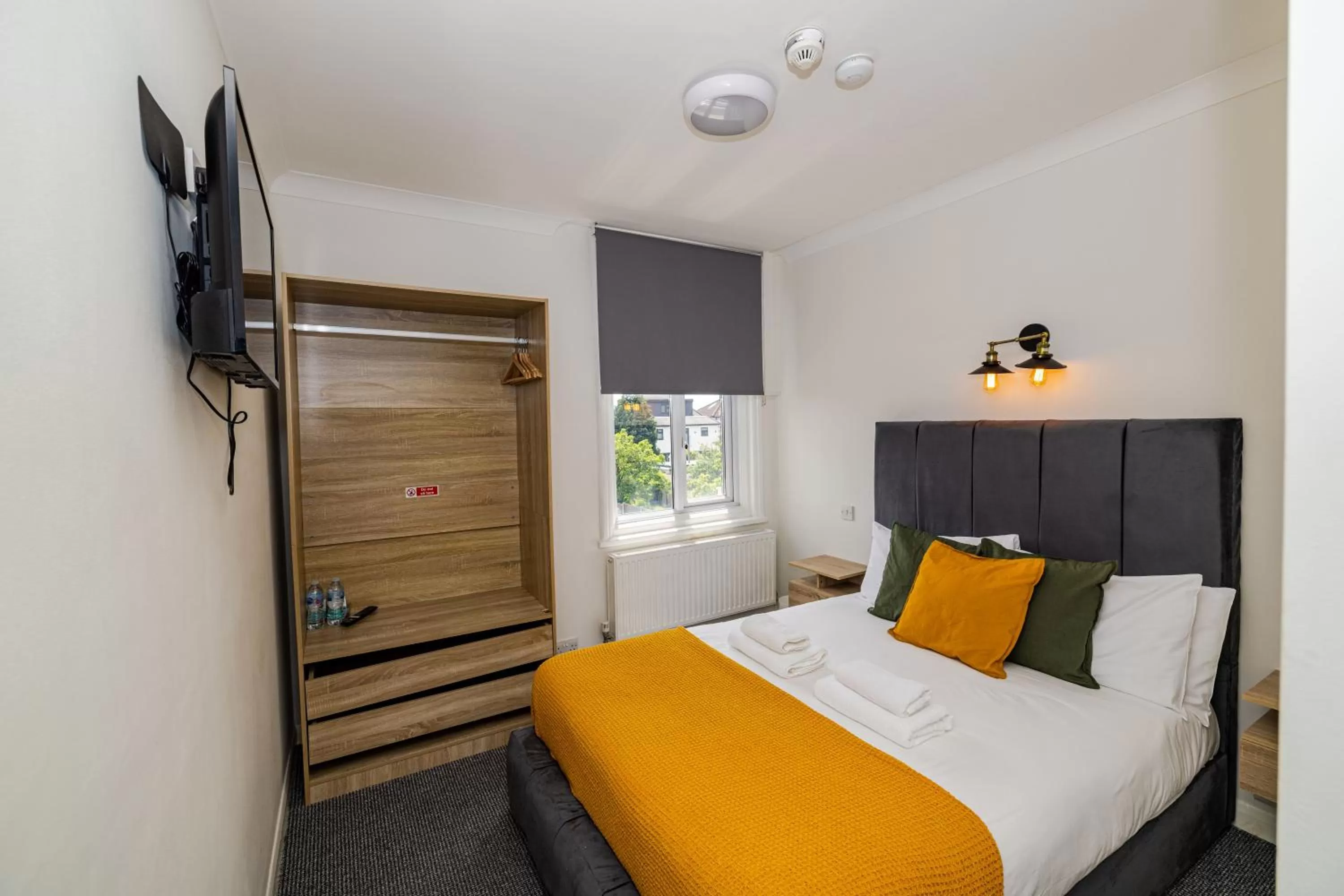 Bed in Woodford Hotel