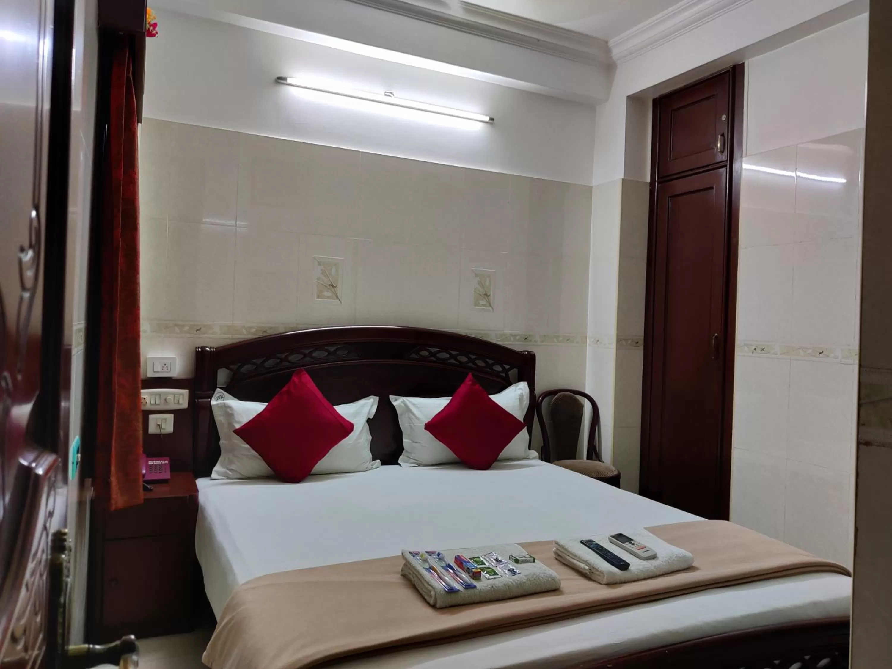 Family, Bed in Grand View Residency Chennai
