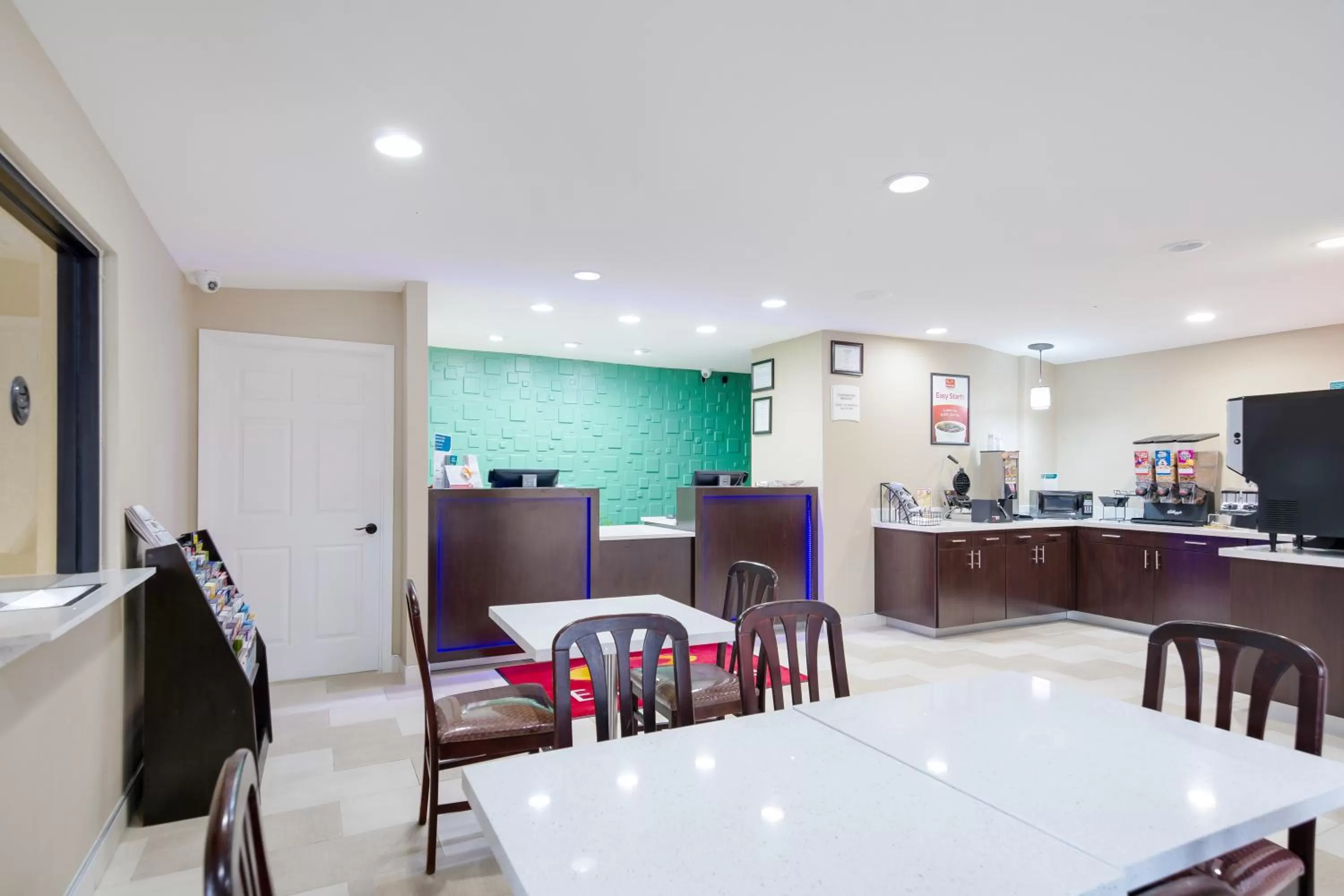 Restaurant/places to eat in Super 8 by Wyndham Palestine TX