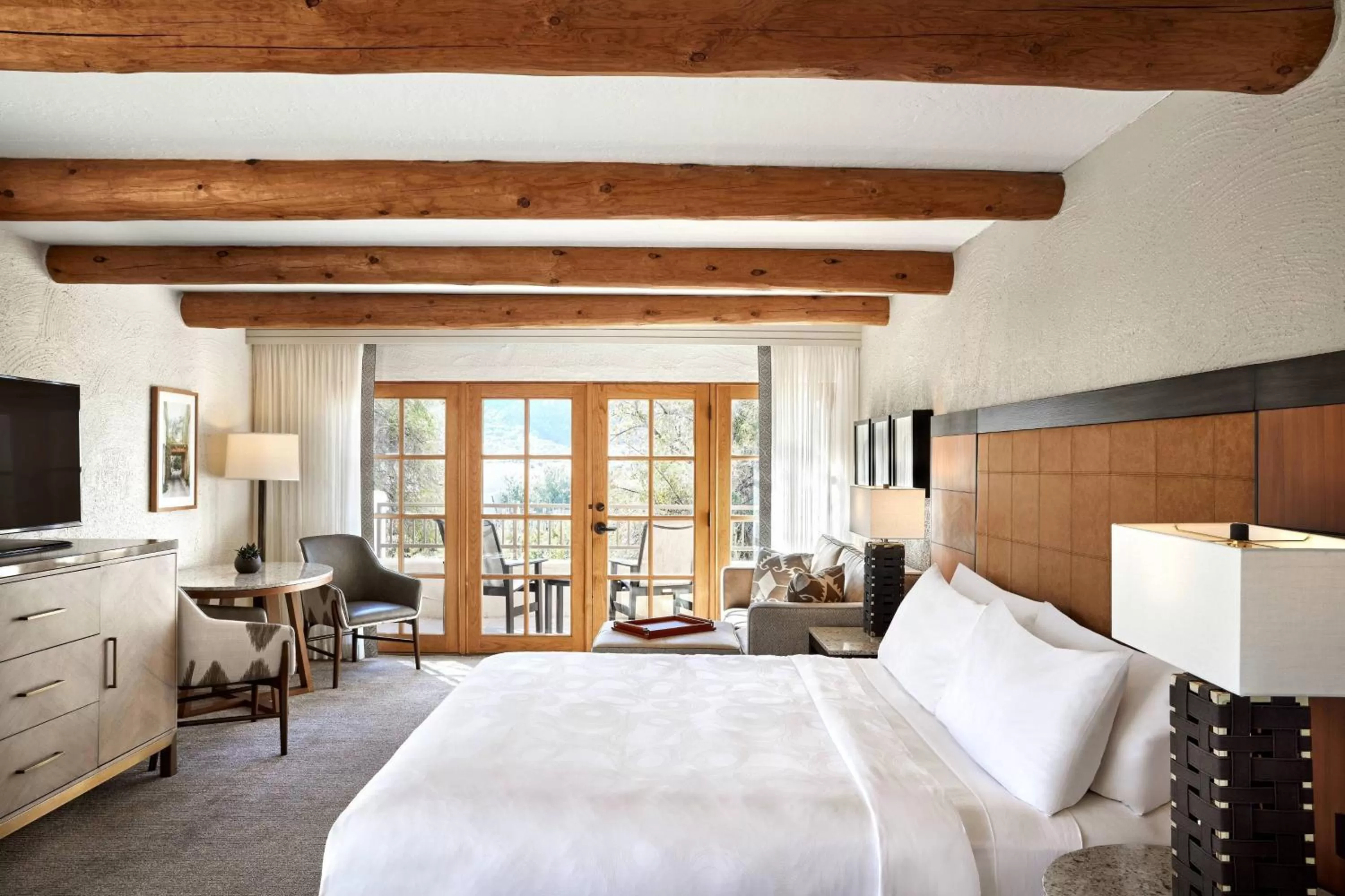 Photo of the whole room, Bed in JW Marriott Scottsdale Camelback Inn Resort & Spa