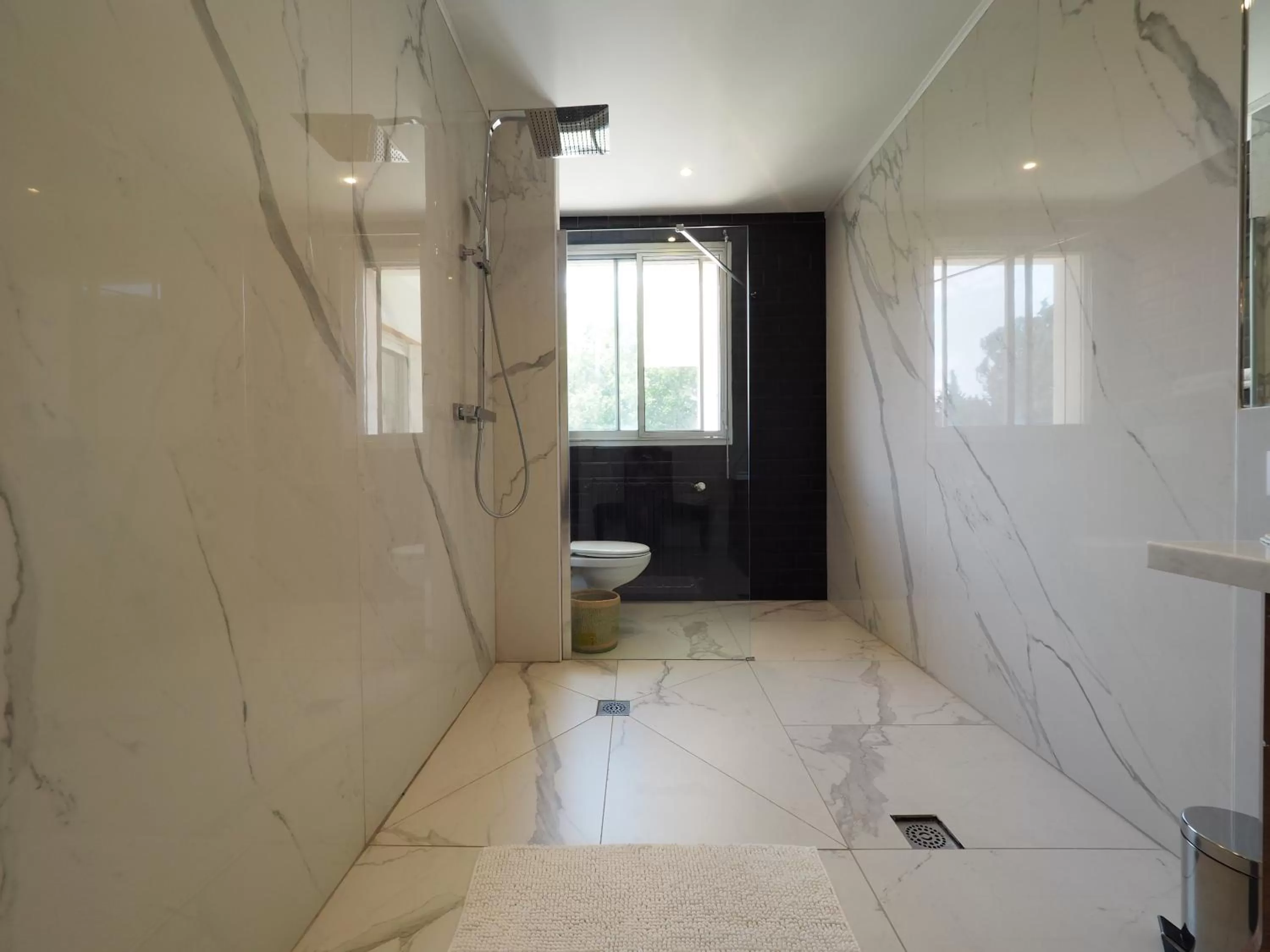 Shower, Bathroom in Villa Pauline