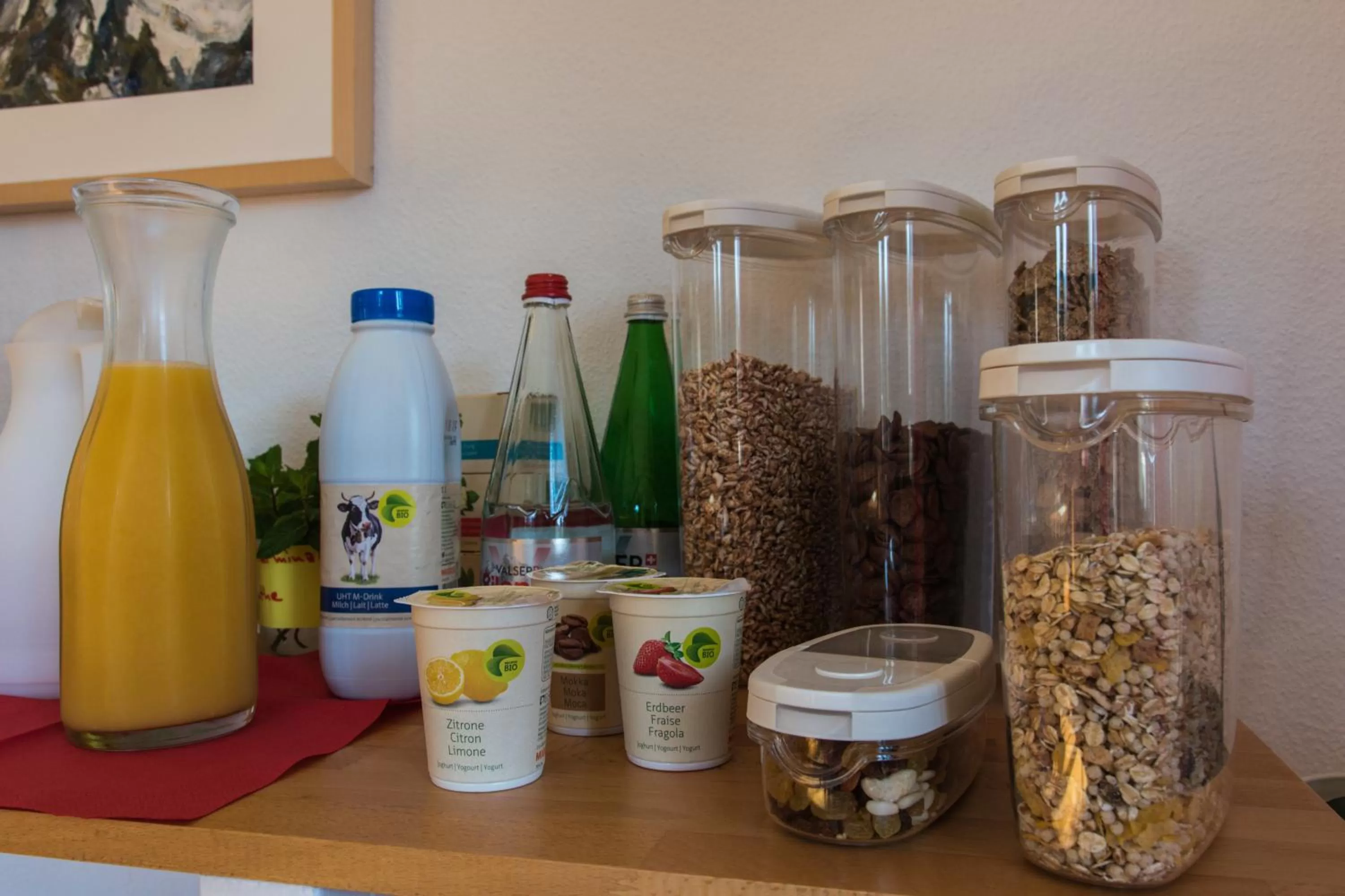 Buffet breakfast in B&B Kalimera Pratteln