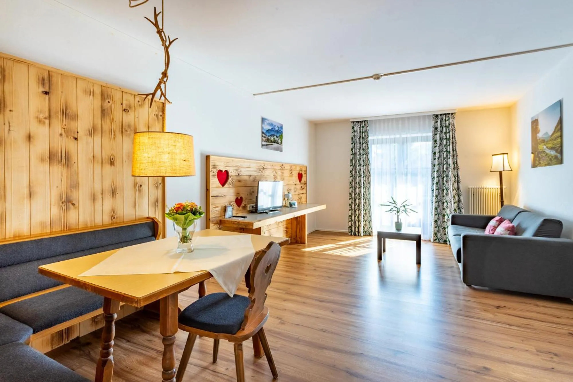 Seating area in Das Bergmayr - Chiemgauer Alpenhotel