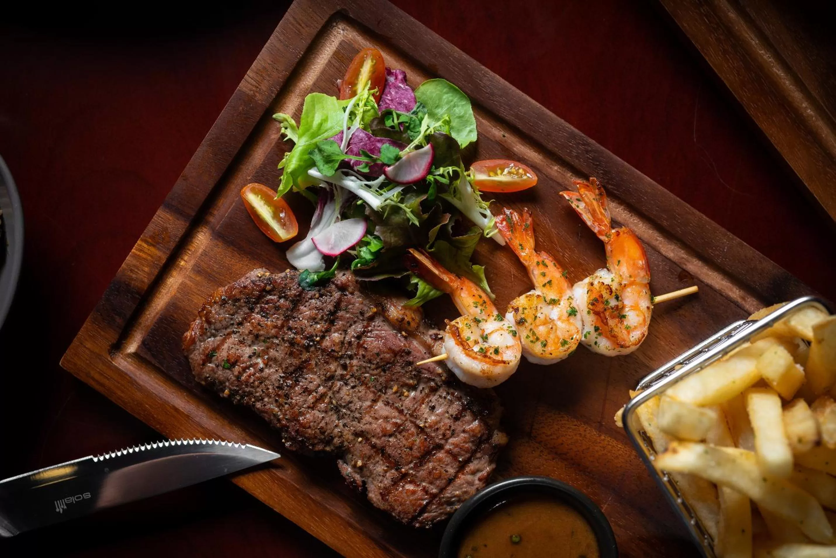 Restaurant/places to eat in Lotus Blanc Resort