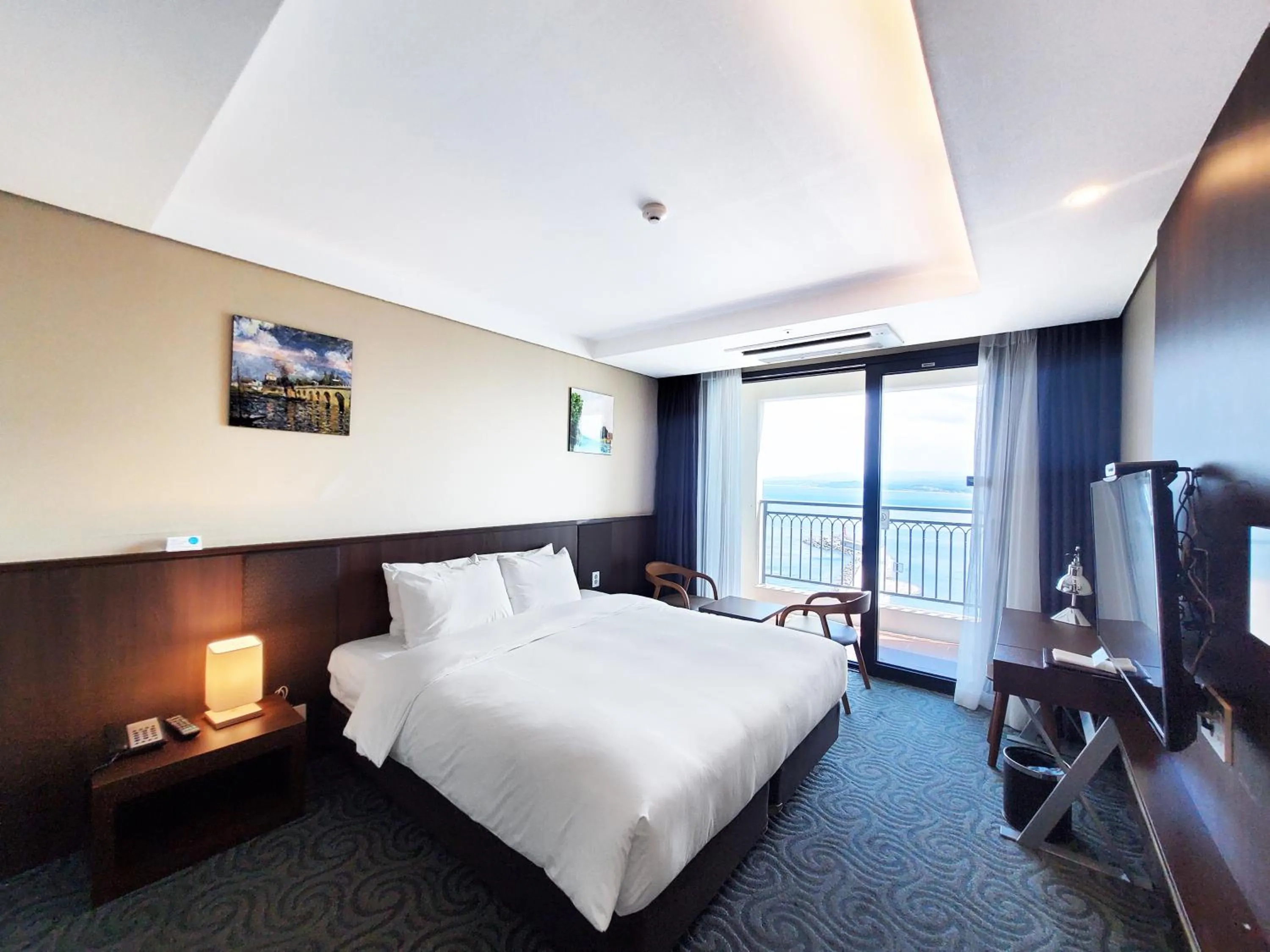 Bed in Ramada by Wyndham Gangwon Sokcho