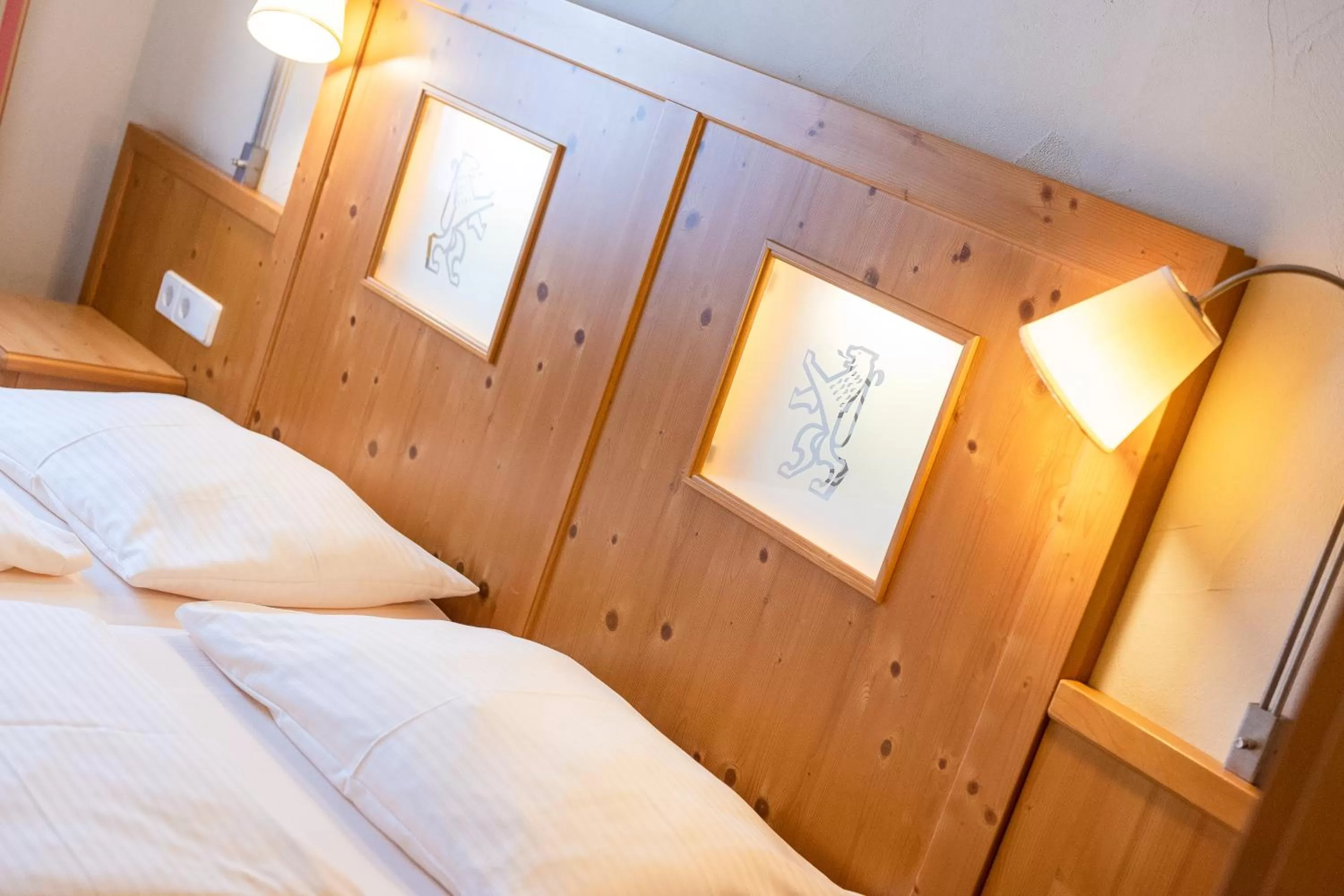 Photo of the whole room, Bed in Hotel zum Löwen