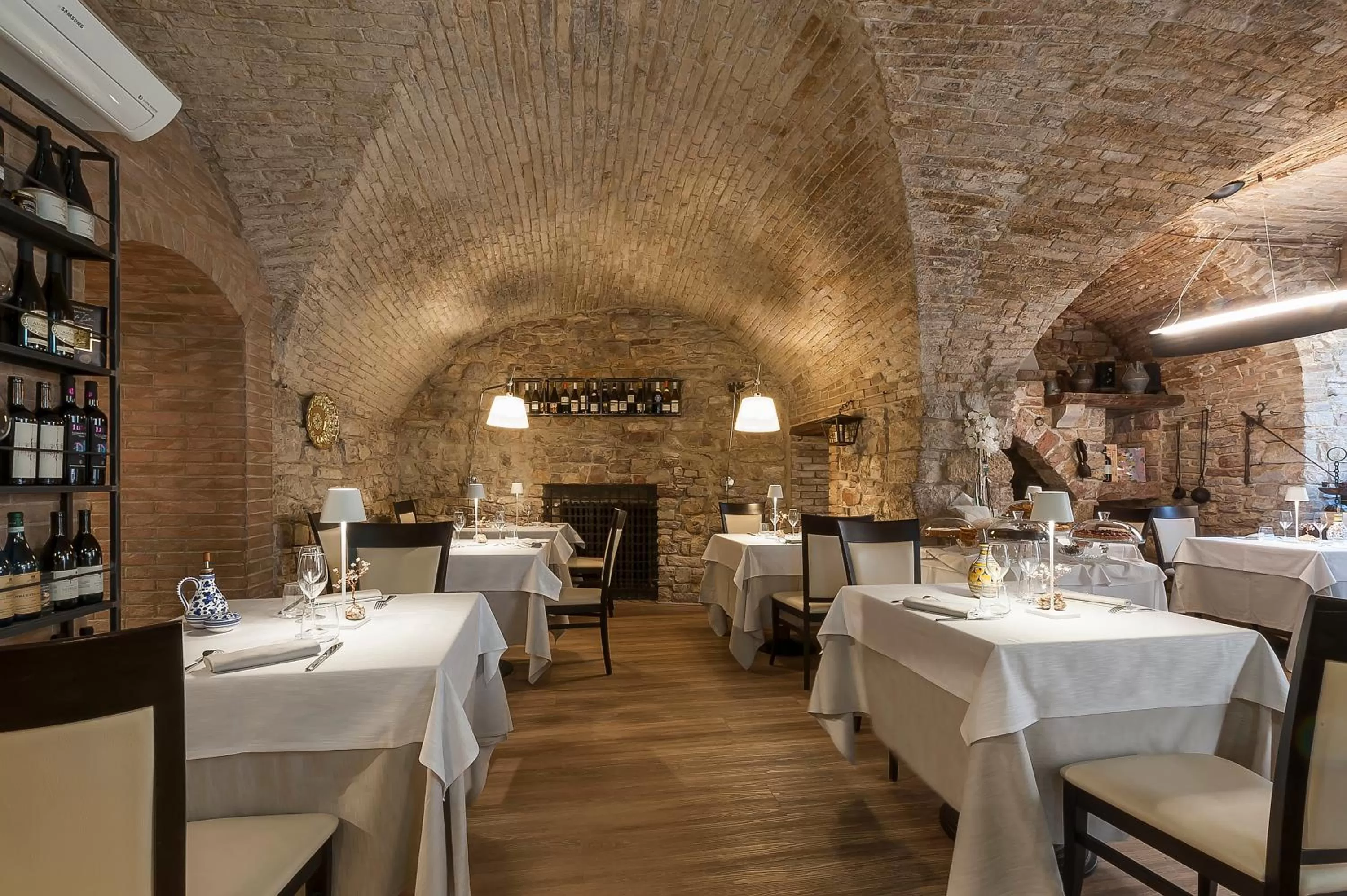 Restaurant/places to eat in Asisium Boutique Hotel