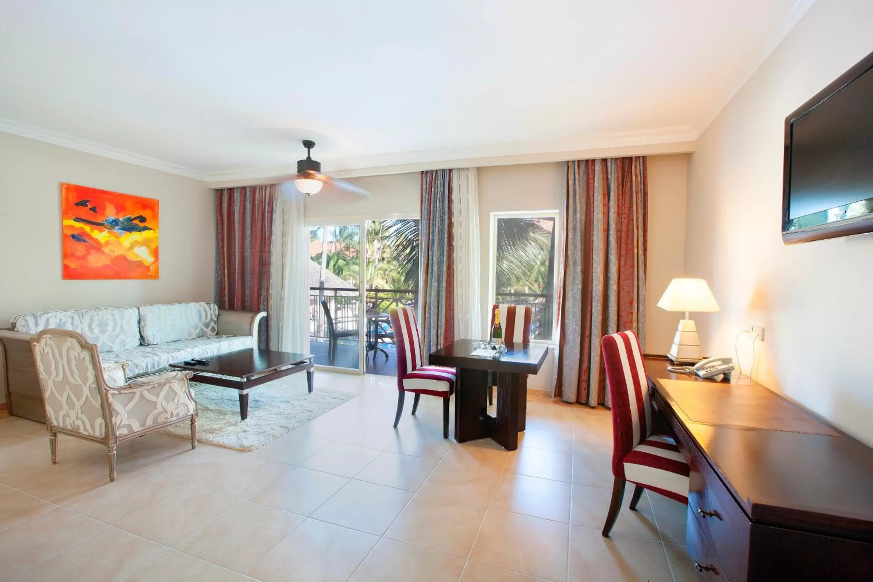 One-Bedroom Suite with Jacuzzi - Free WiFi in Majestic Elegance Punta Cana - All Inclusive One-Bedroom Suite with Jacuzzi - Free WiFi in Majestic Elegance Punta Cana - All Inclusive