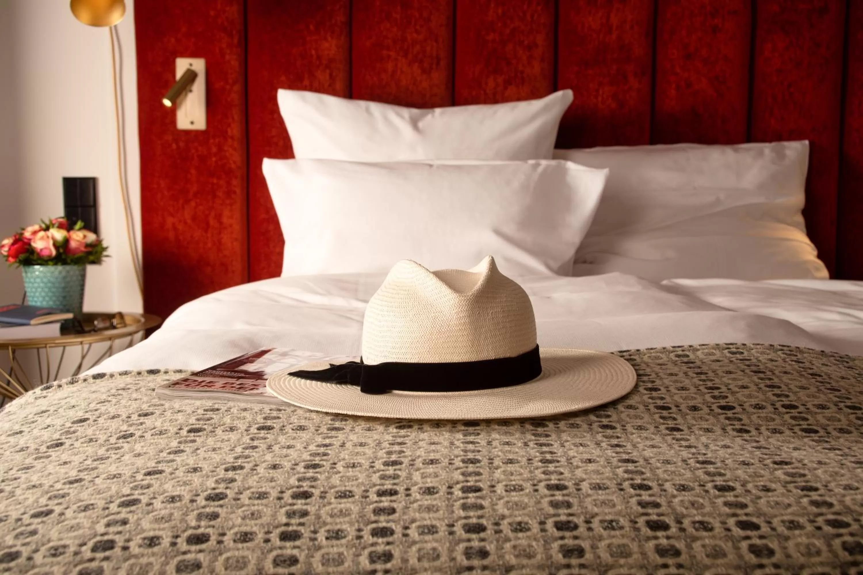 Bedroom, Bed in Das James