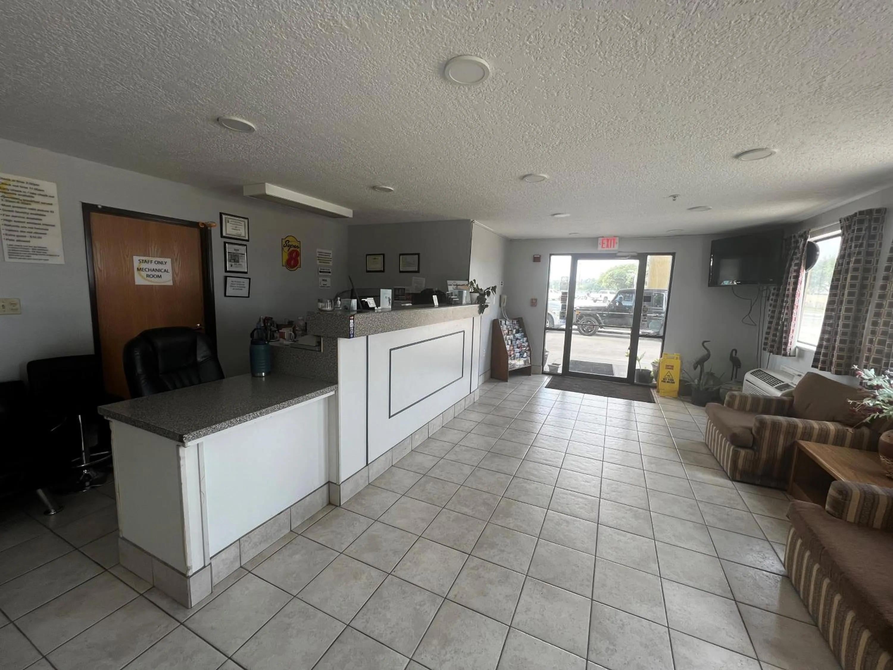 Lobby or reception in Super 8 by Wyndham Cleveland TX