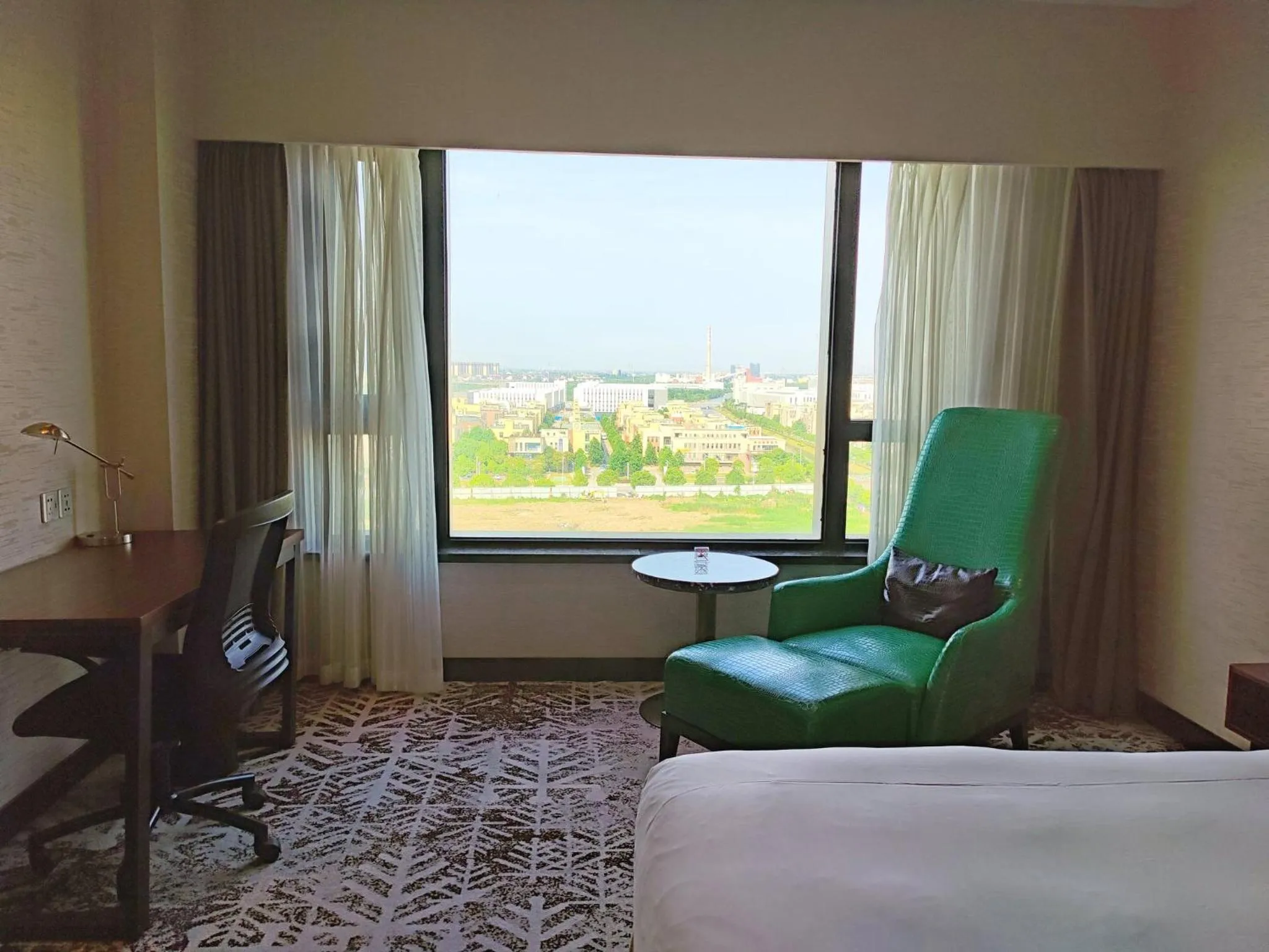 Photo of the whole room, Bed in Crowne Plaza Shanghai Jinshan by IHG