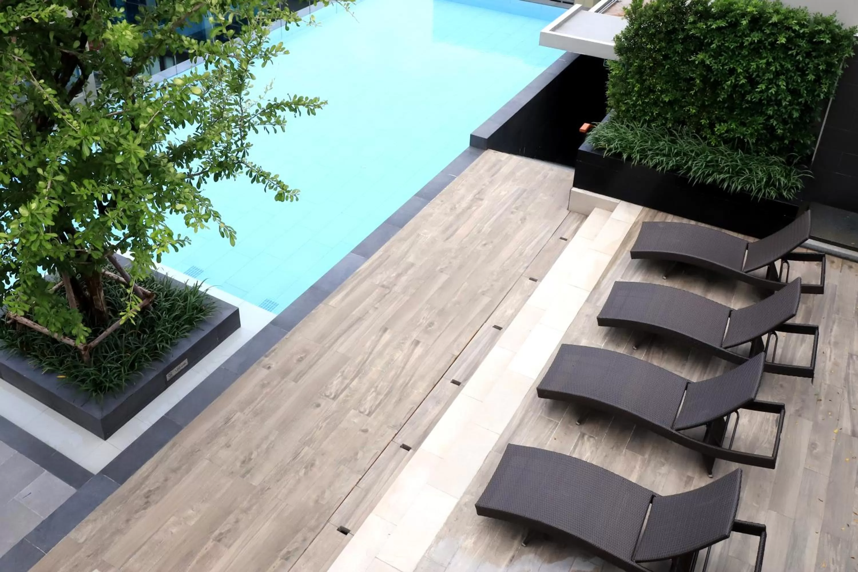 Swimming pool in Alix Bangkok Hotel