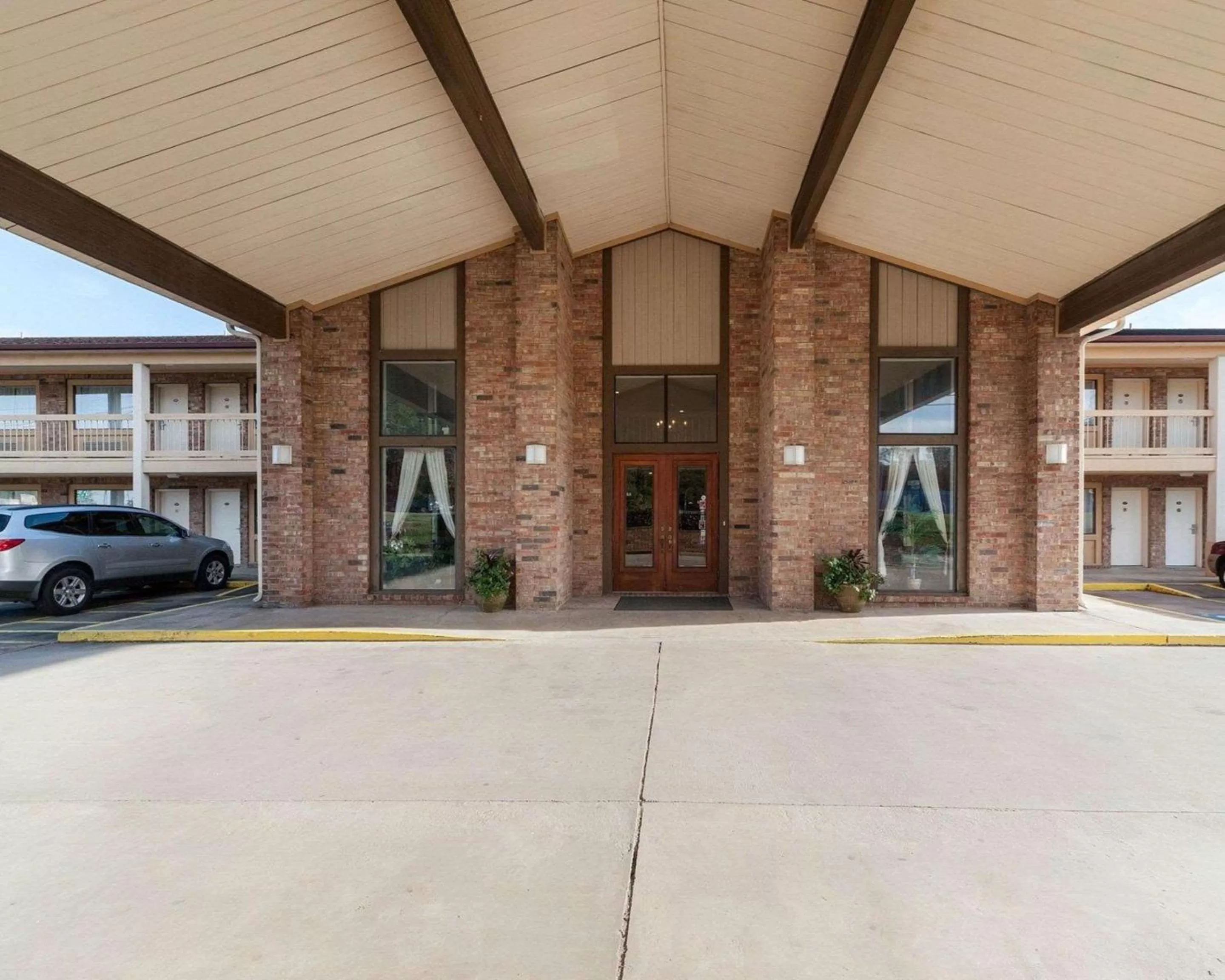 Property building in Rodeway Inn Jasper