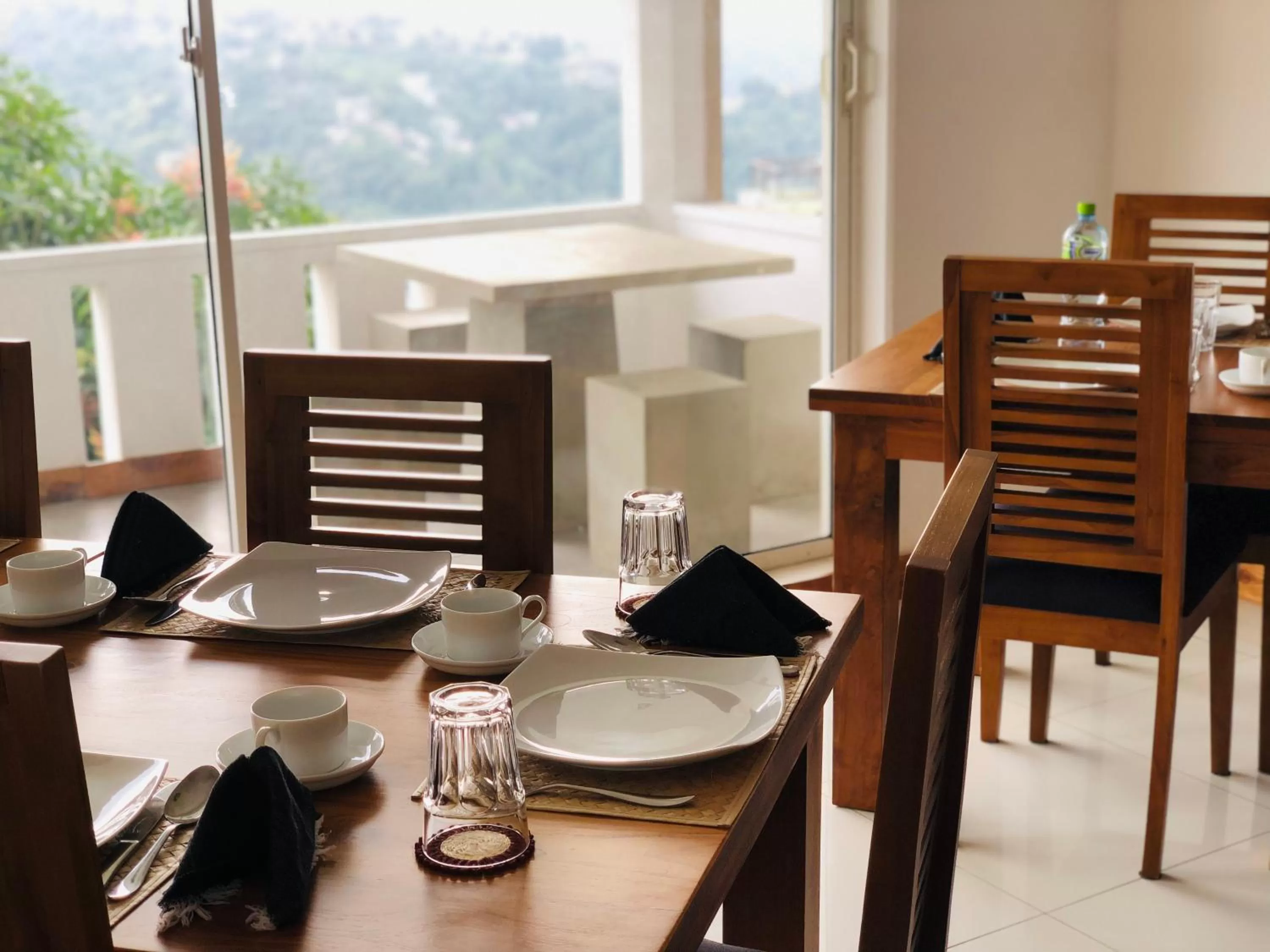 Restaurant/Places to Eat in The Heaven's Villa Kandy