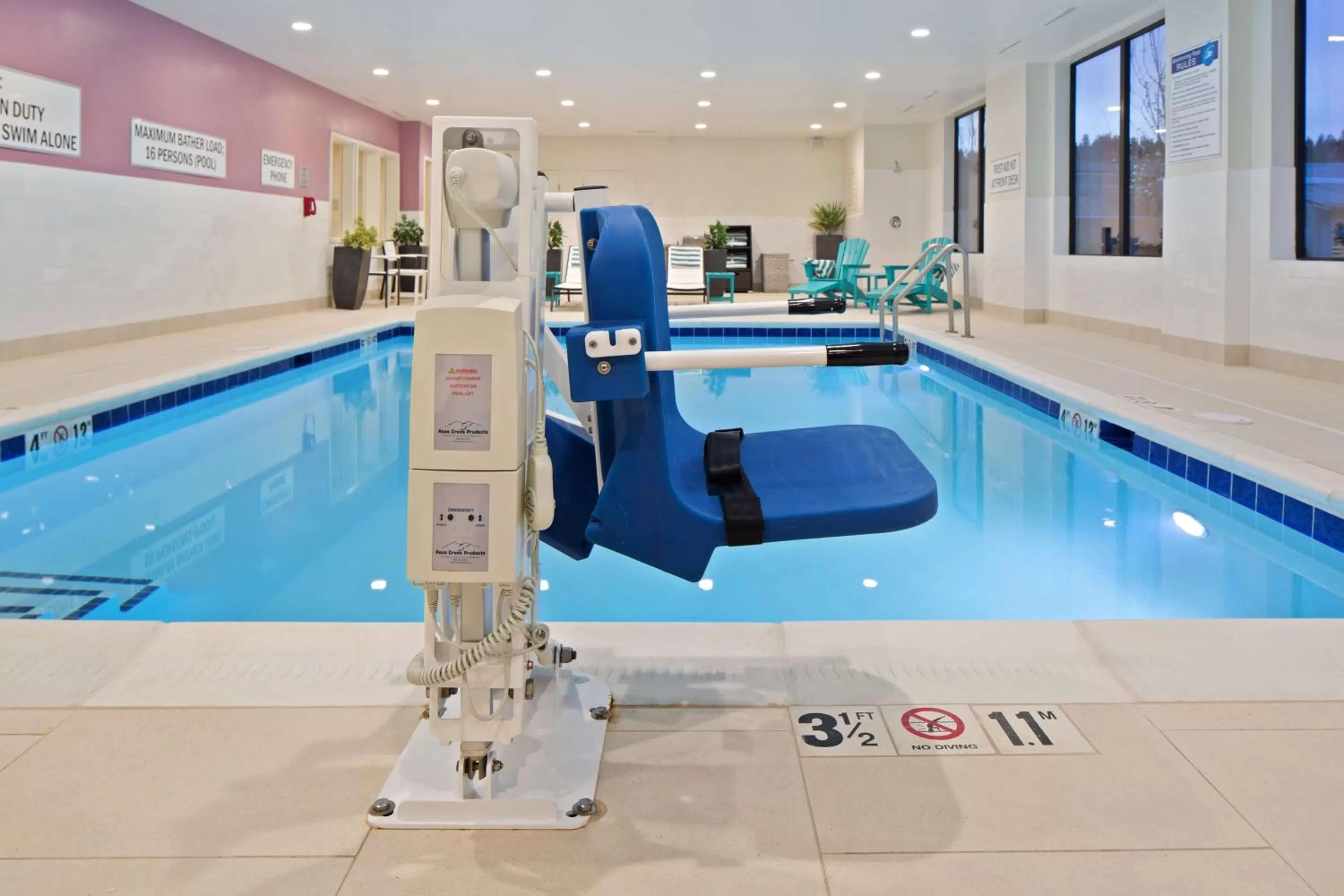 Pool view in Hampton Inn & Suites- Seattle Woodinville Wa