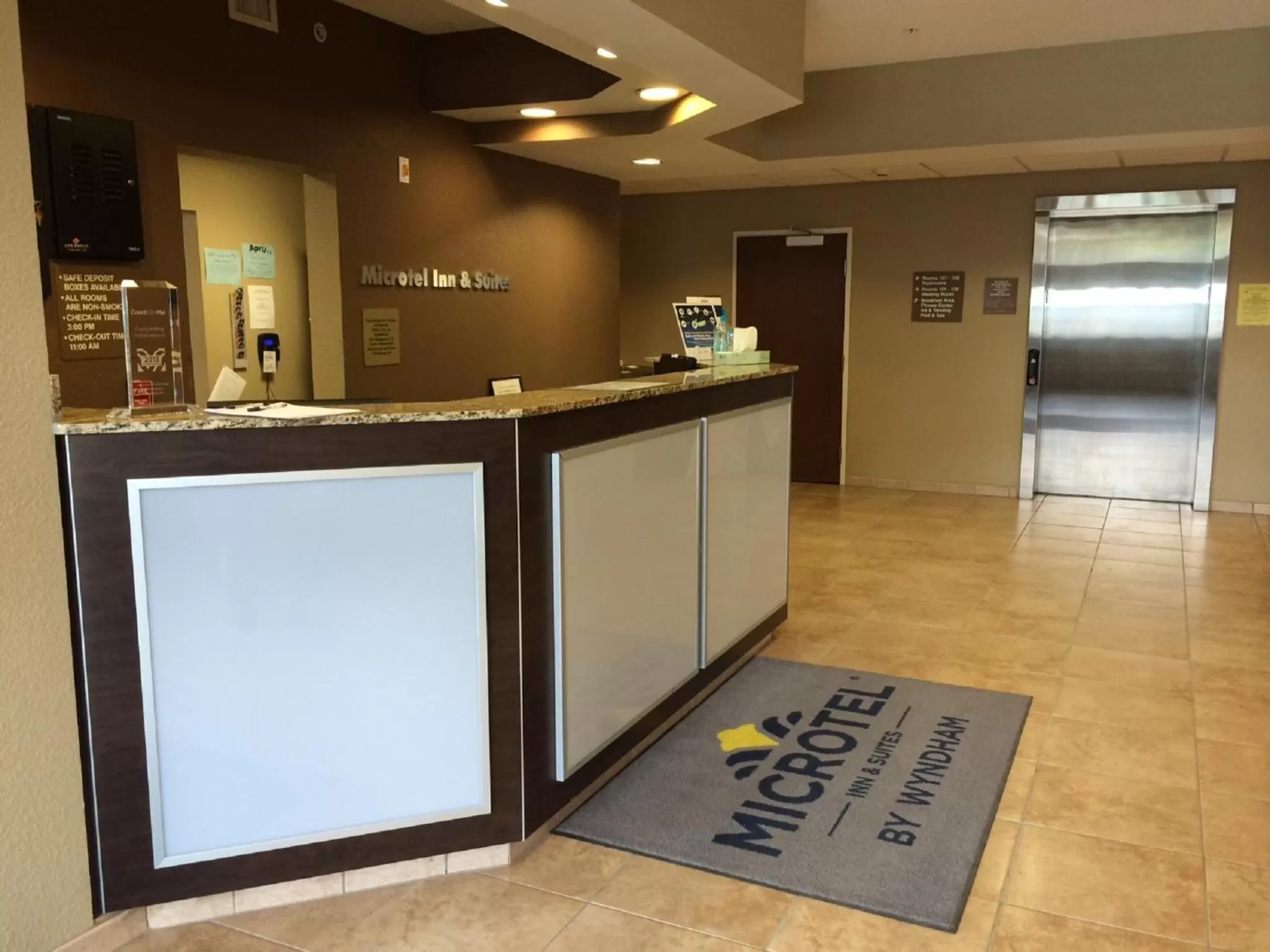 Lobby or reception in Microtel Inn & Suites Mansfield PA