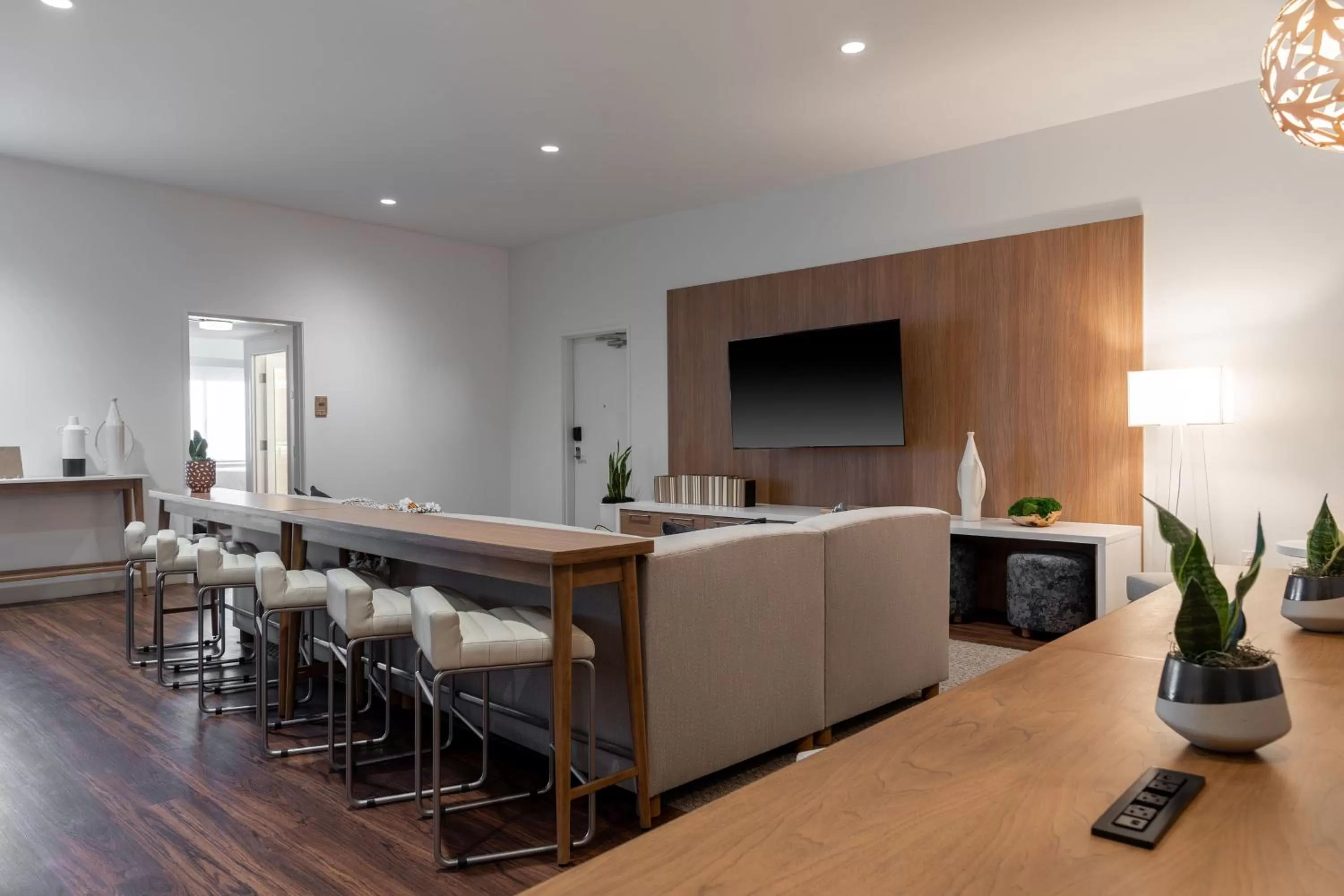 Photo of the whole room in Element Dallas Richardson