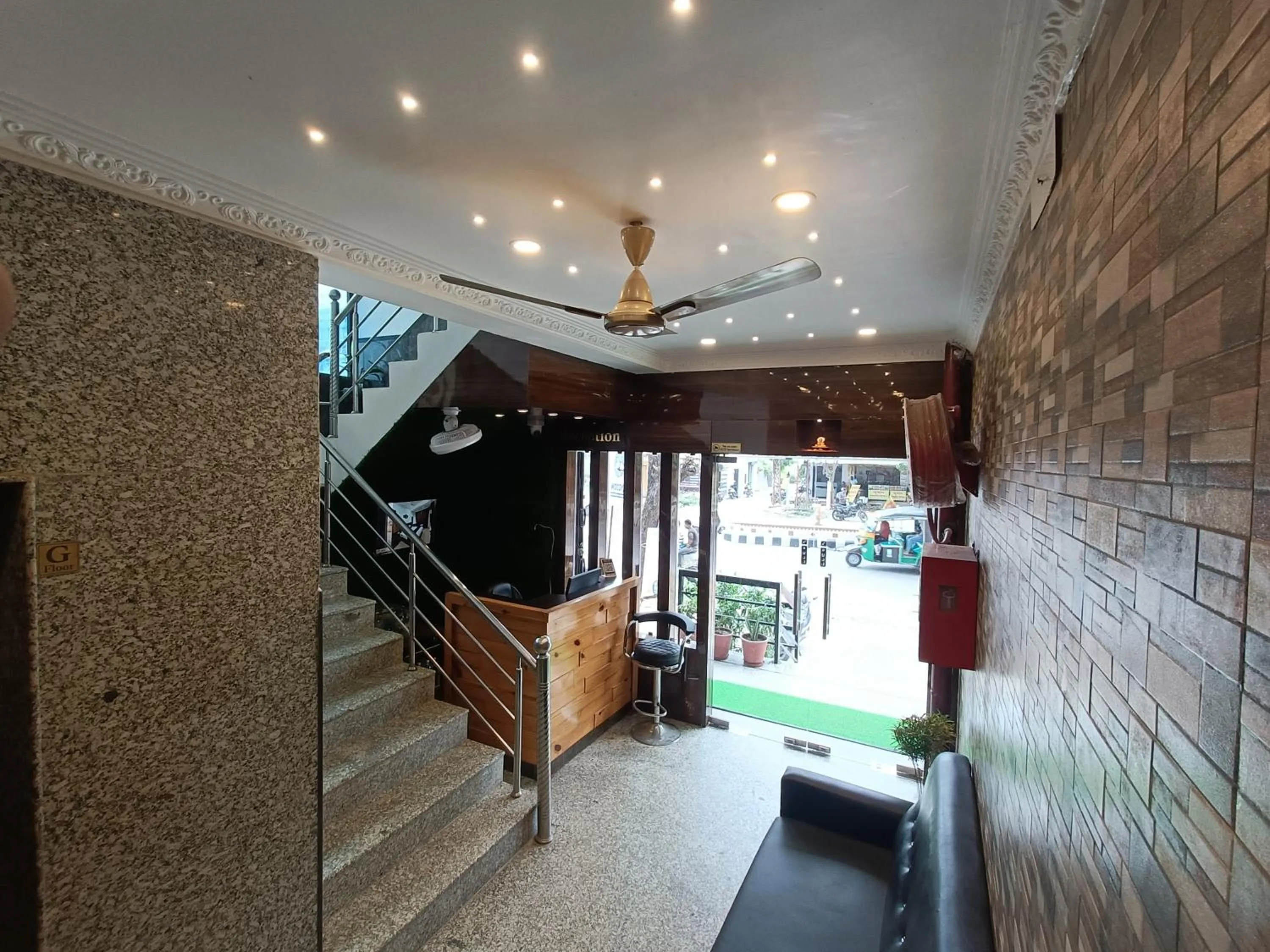 Lobby or reception in Hotel Raas Inn, New Hotel