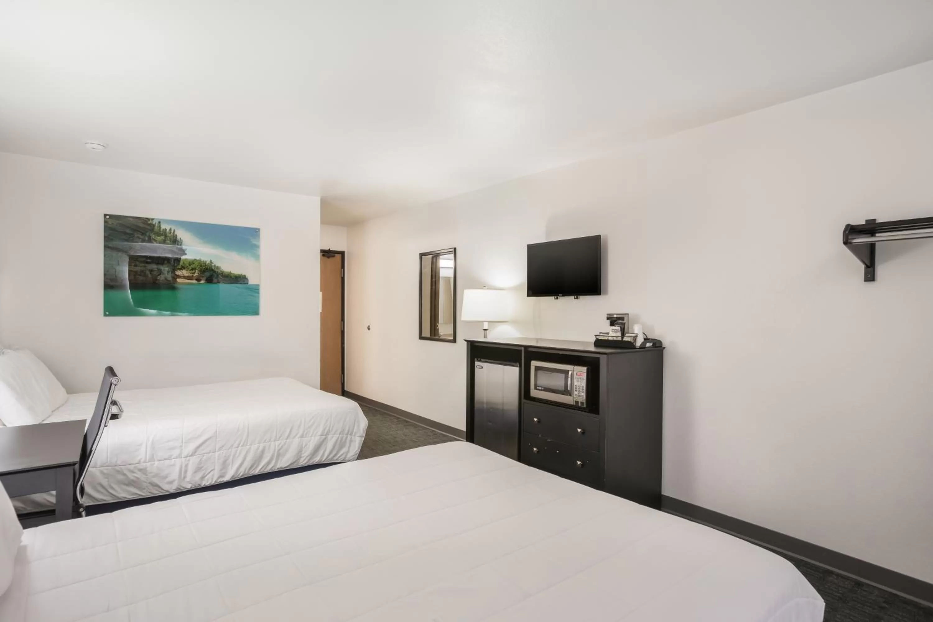 Photo of the whole room, Bed in Americas Best Value Inn & Suites-Birch Run