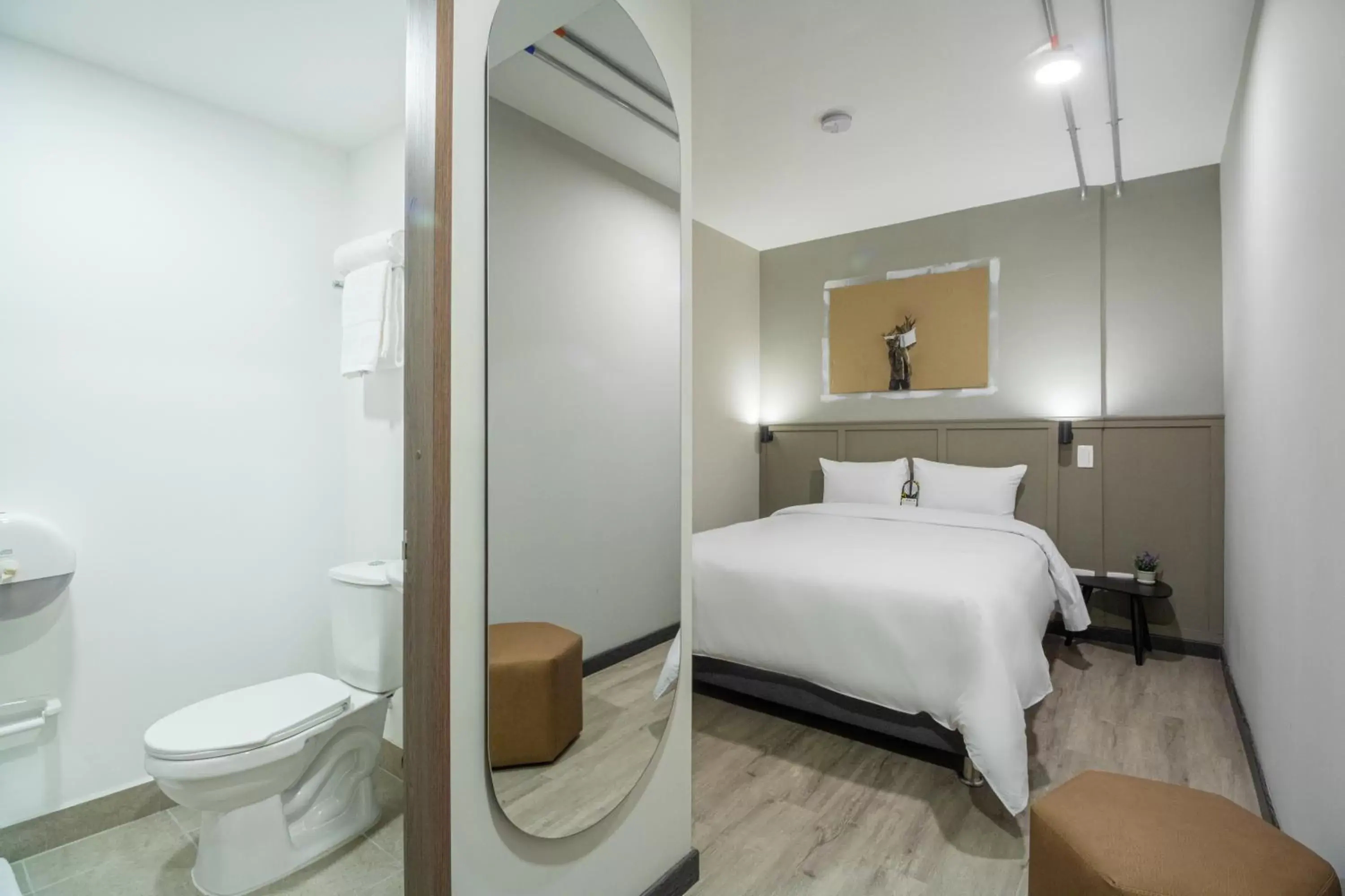 Deluxe Room in Bon 17 Hotel By SHG Deluxe Room in Bon 17 Hotel By SHG