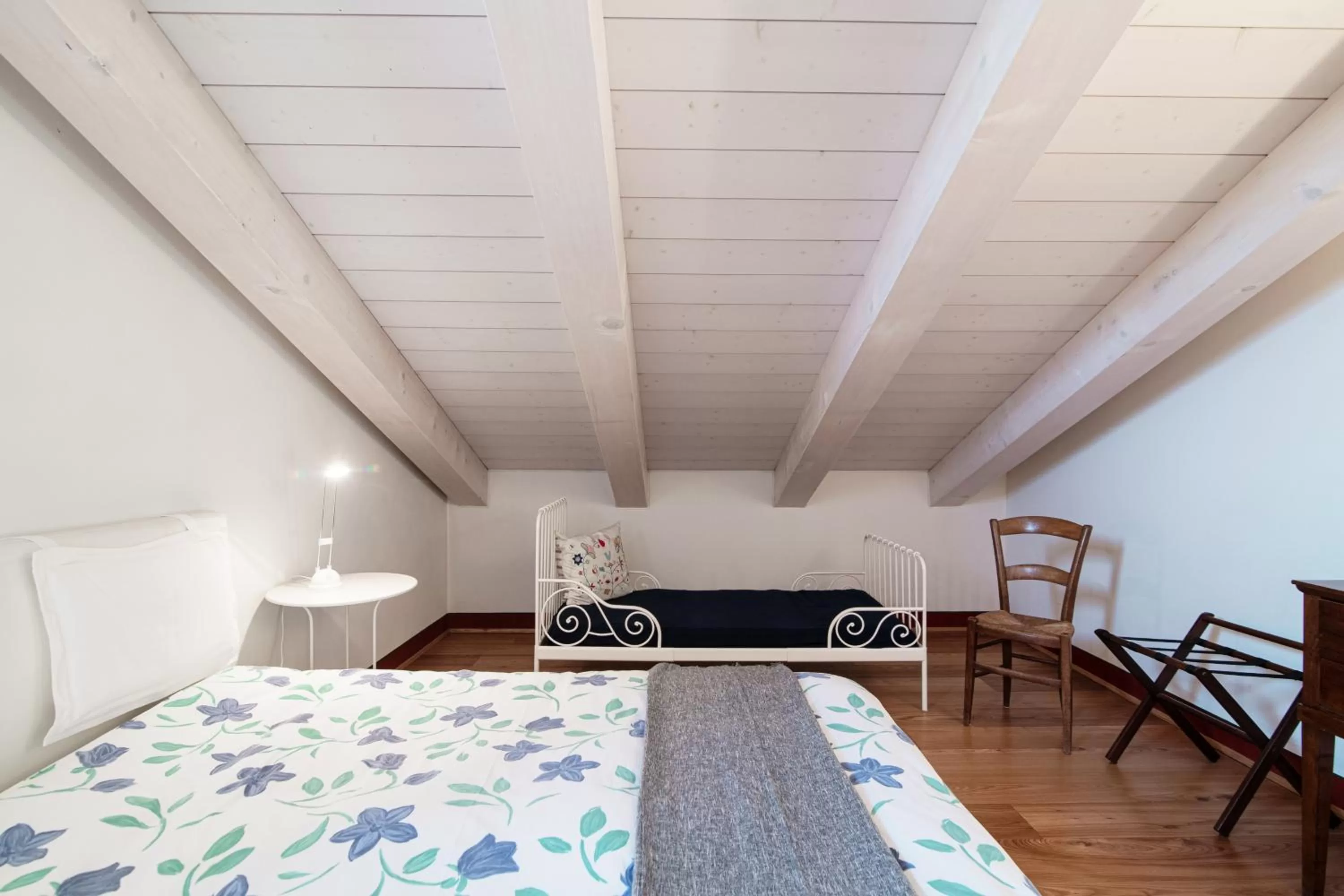 Bed in Castello di Brusata Apartment