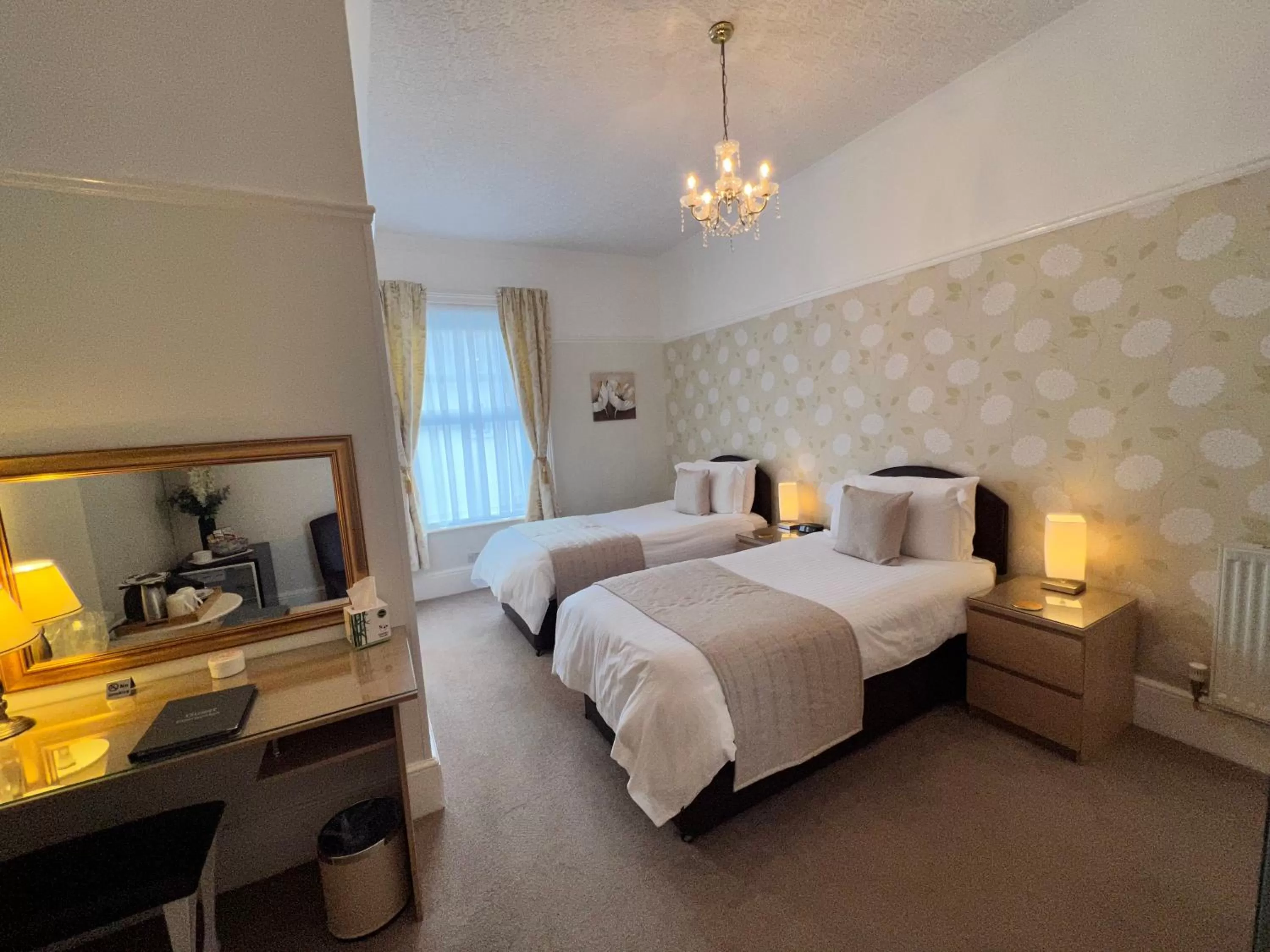 Bedroom, Bed in Birkdale Guest House