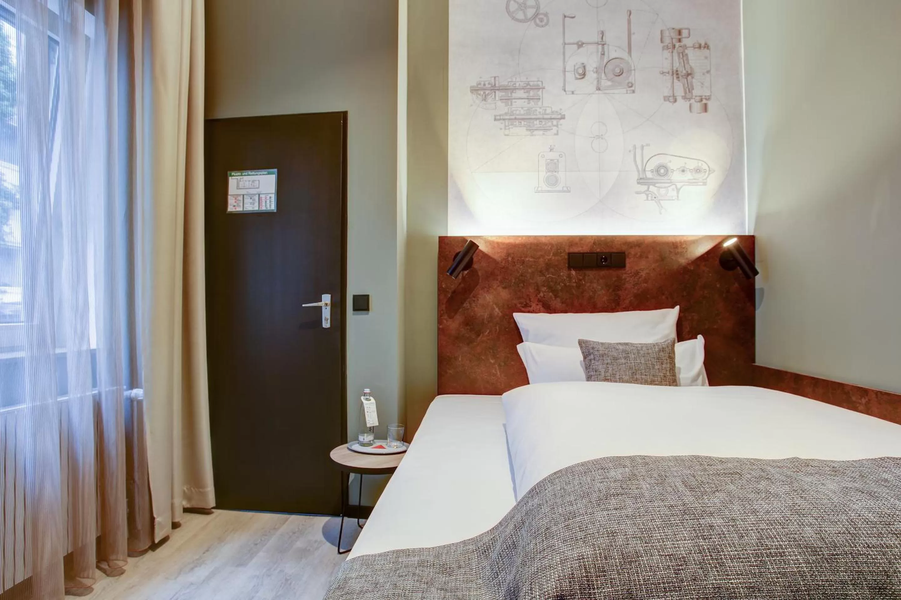 Photo of the whole room in Boutique Essen City