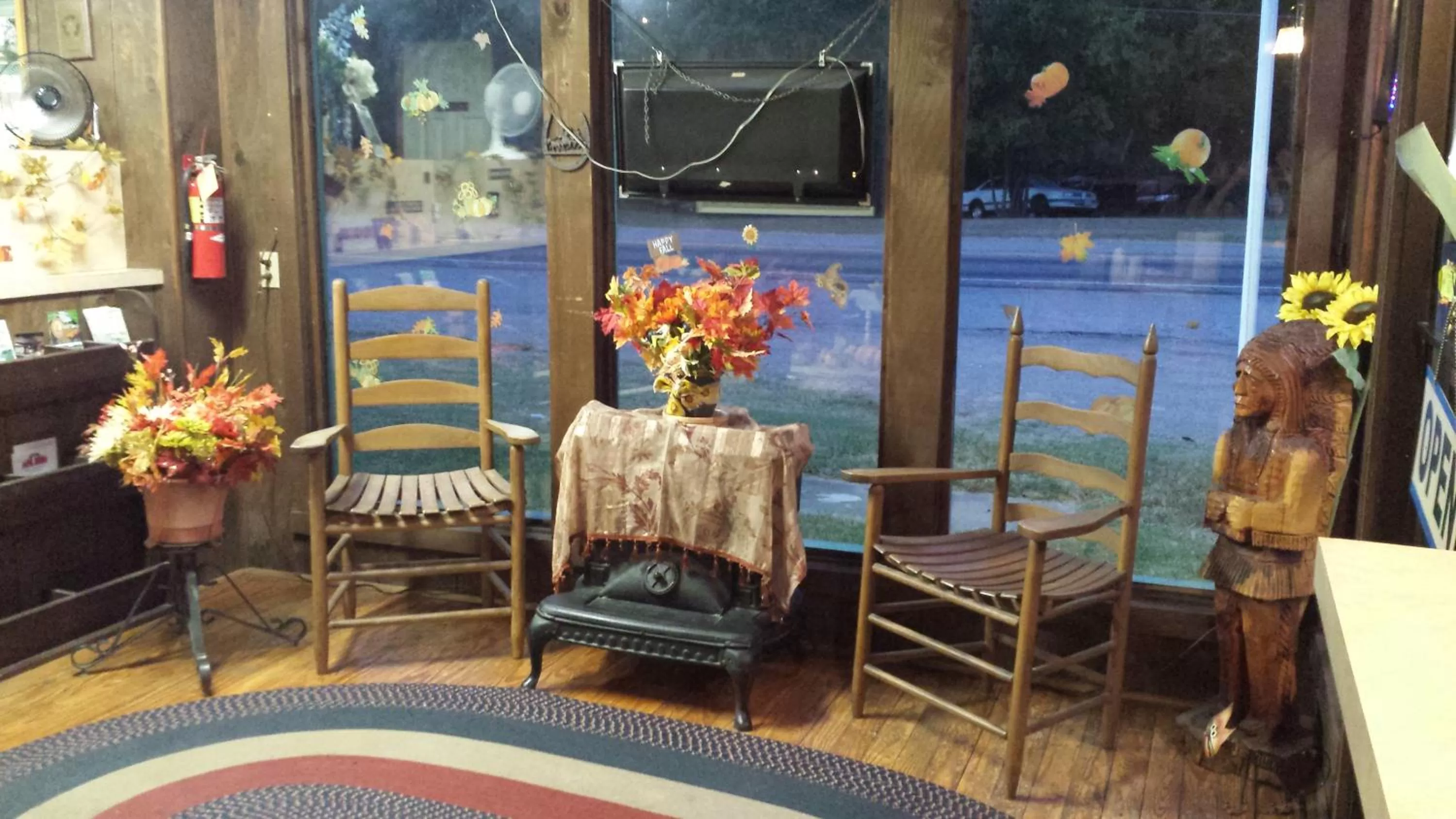 Decorative detail in Canton Motel