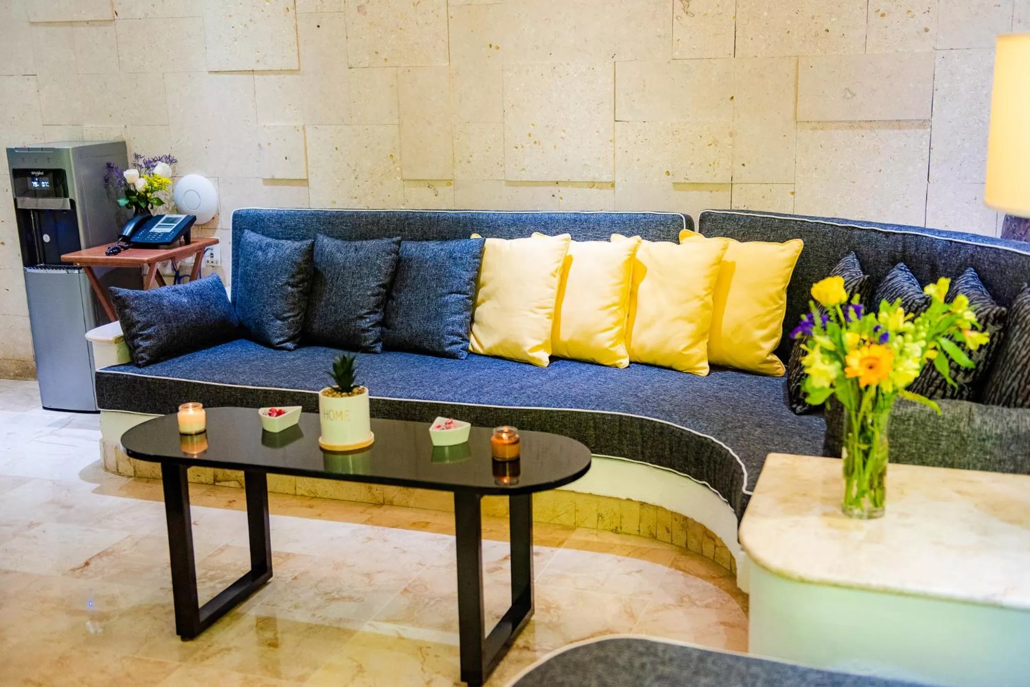 Living room in Maya Villa Condo Hotel and Beachclub