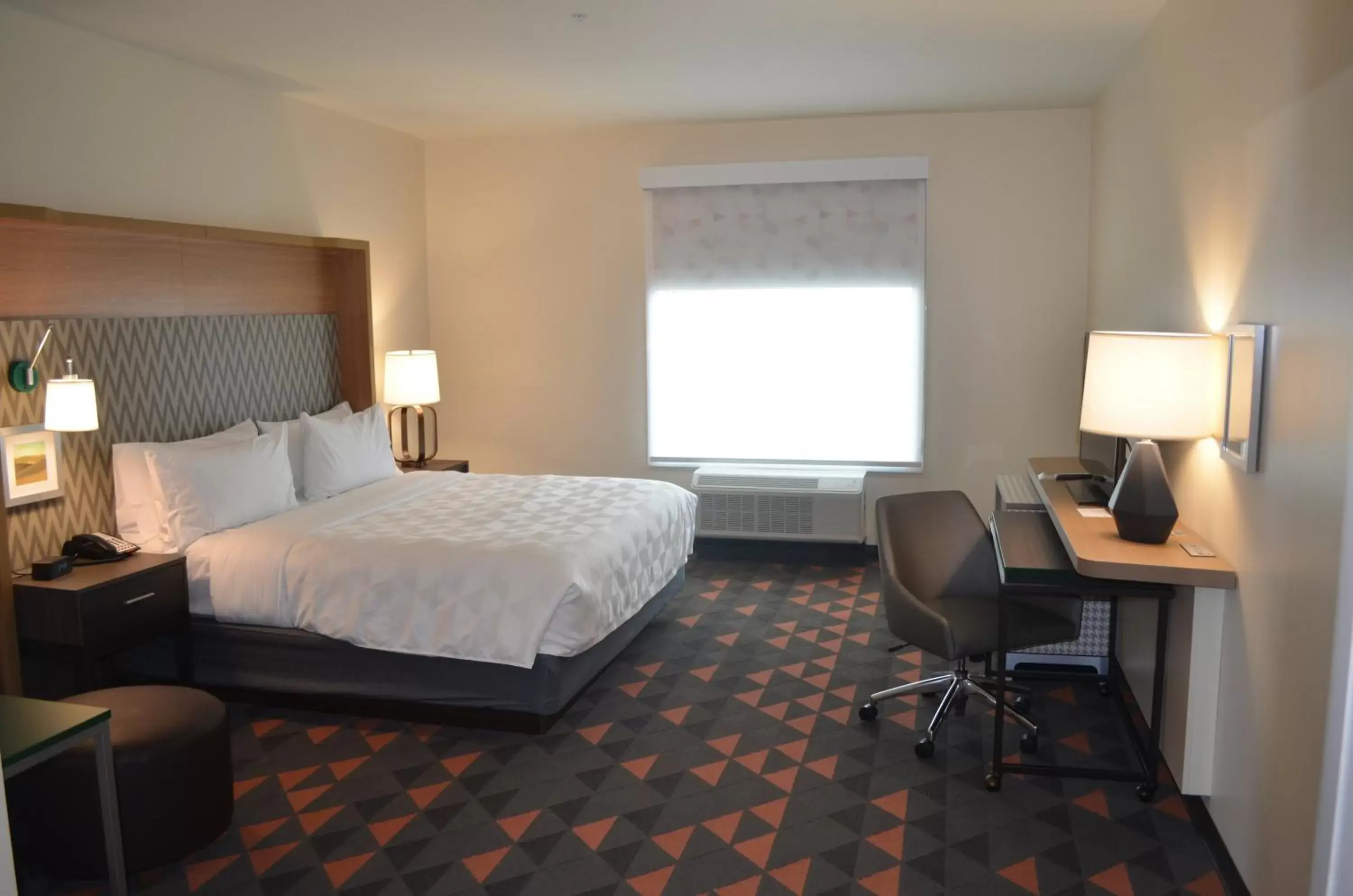 King Room - Hearing Accessible - Roll-in Shower in Holiday Inn - NW Houston Beltway 8, an IHG Hotel King Room - Hearing Accessible - Roll-in Shower in Holiday Inn - NW Houston Beltway 8, an IHG Hotel