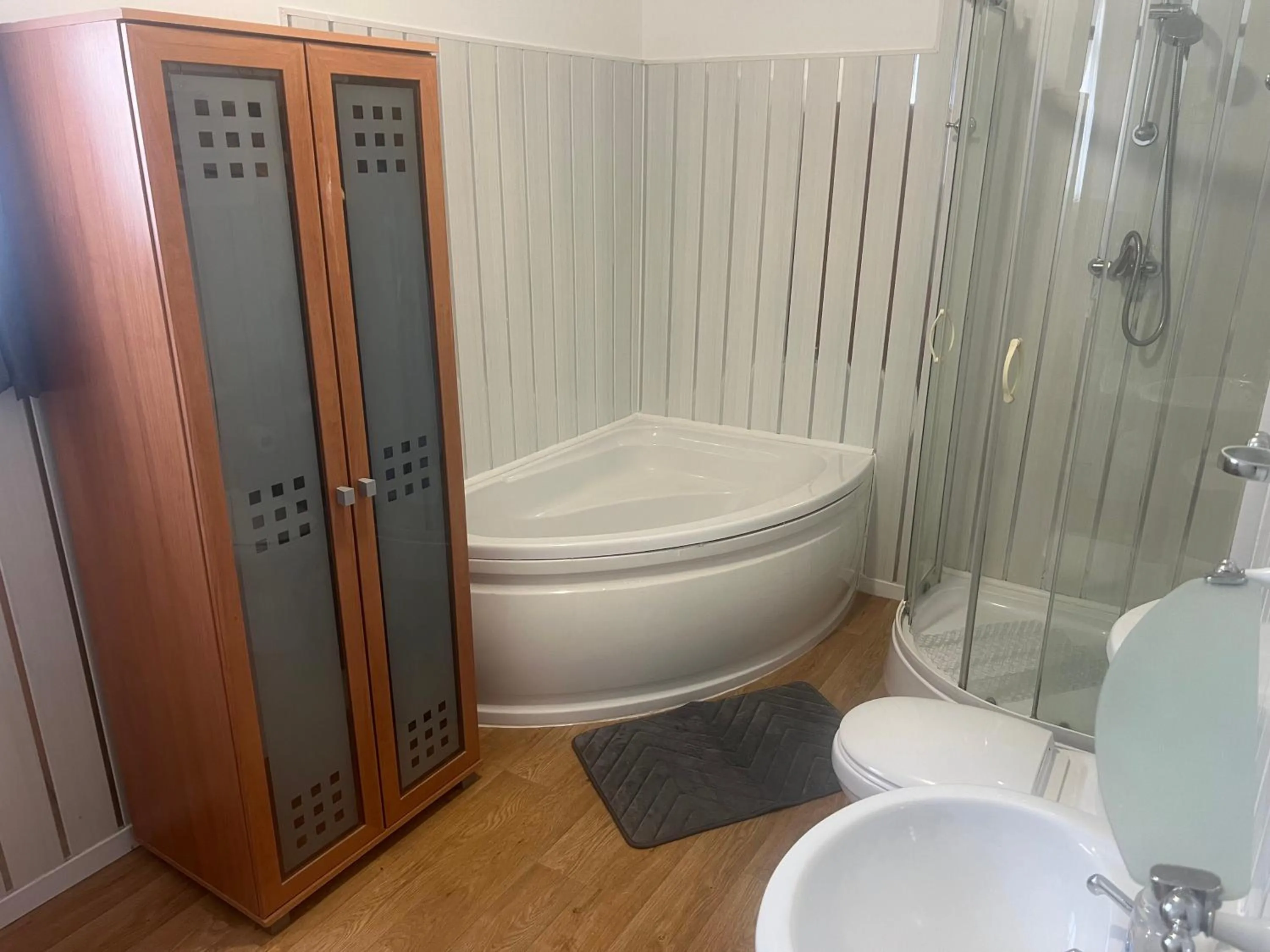 Bathroom in Habberly House Hotel