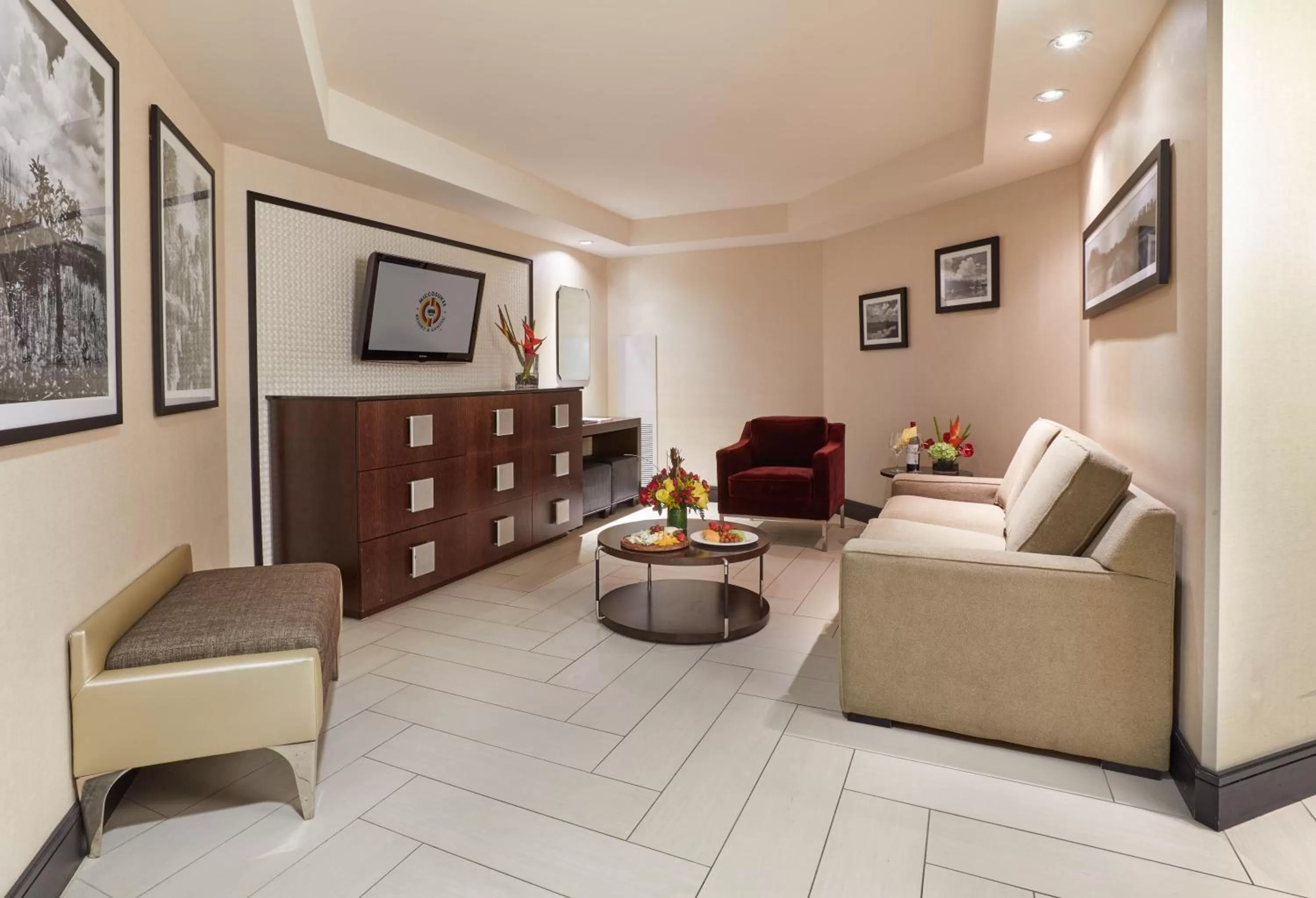 Living room in Miccosukee Casino & Resort