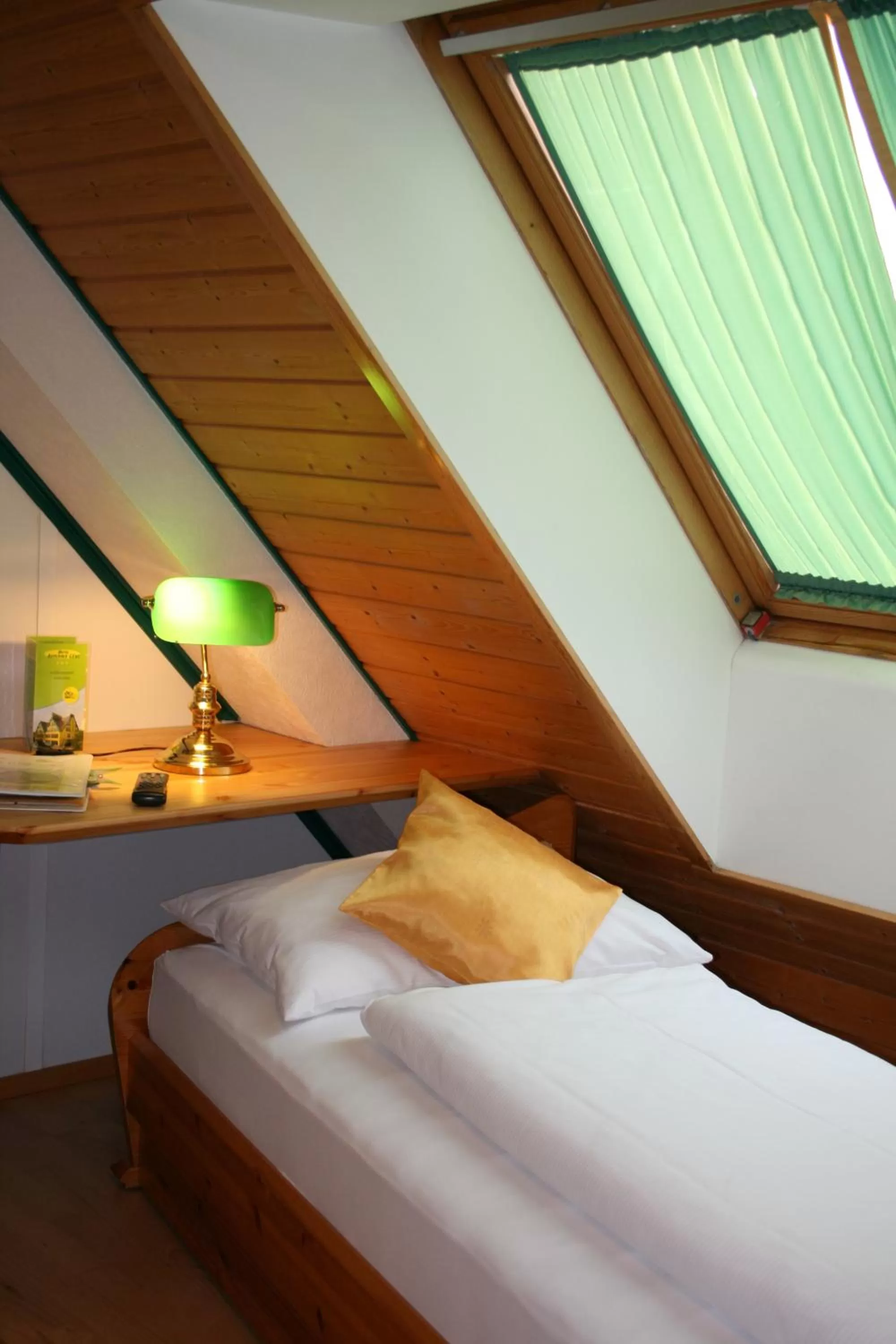 Bed in Hotel Asperner Löwe