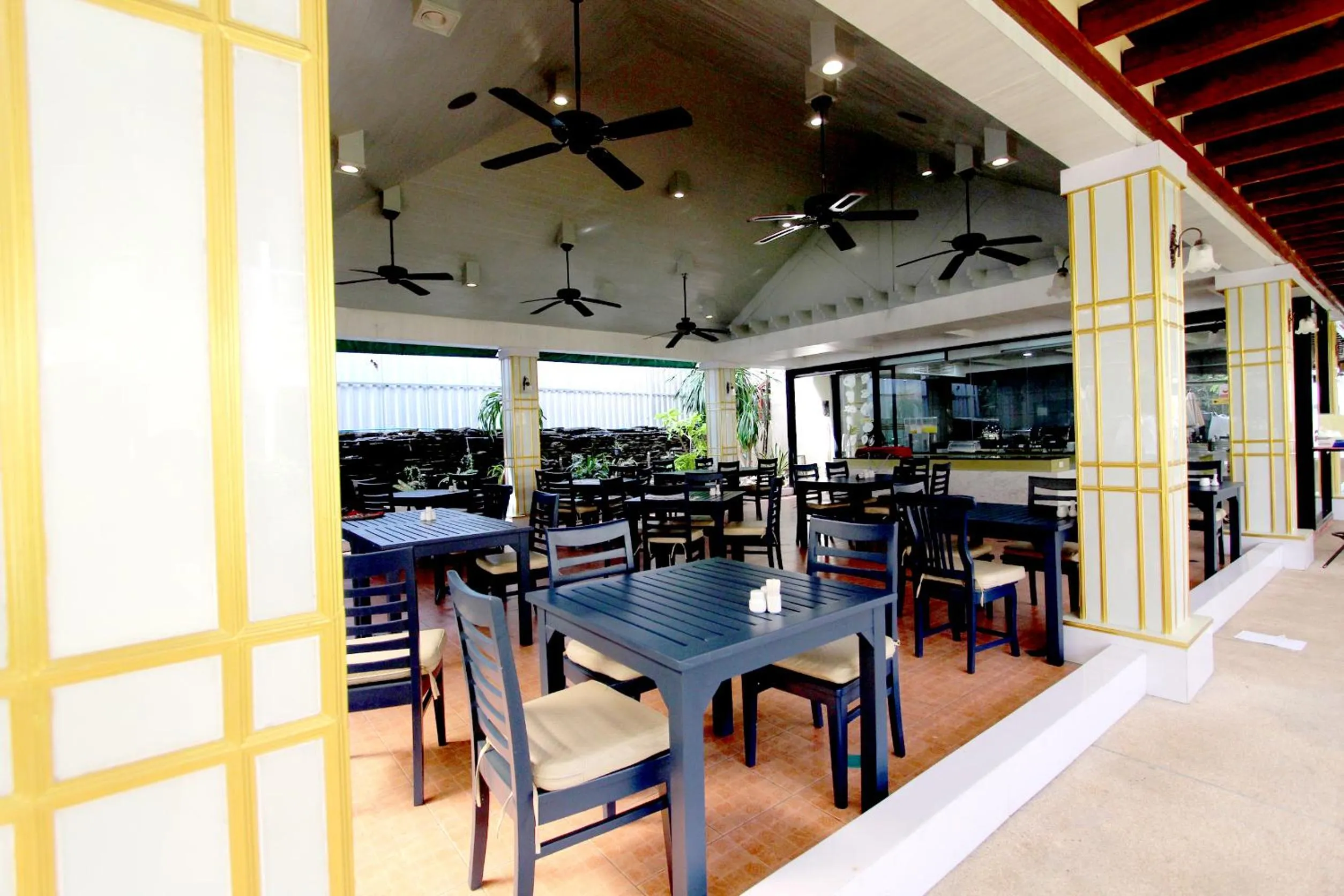 Restaurant/places to eat in Karon Sea Sands Resort-SHA PLUS