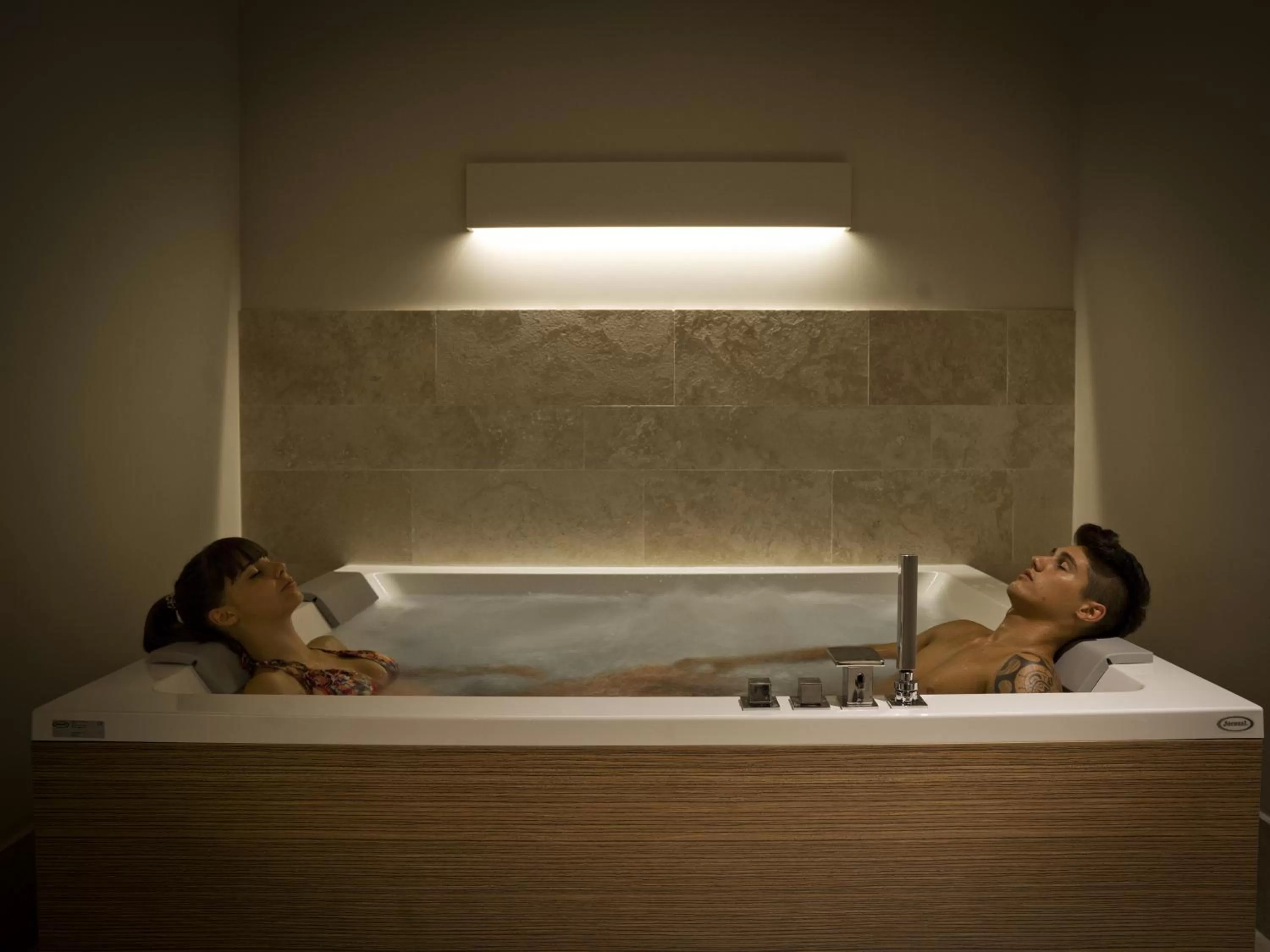 Hot Tub in A.Roma Lifestyle Hotel