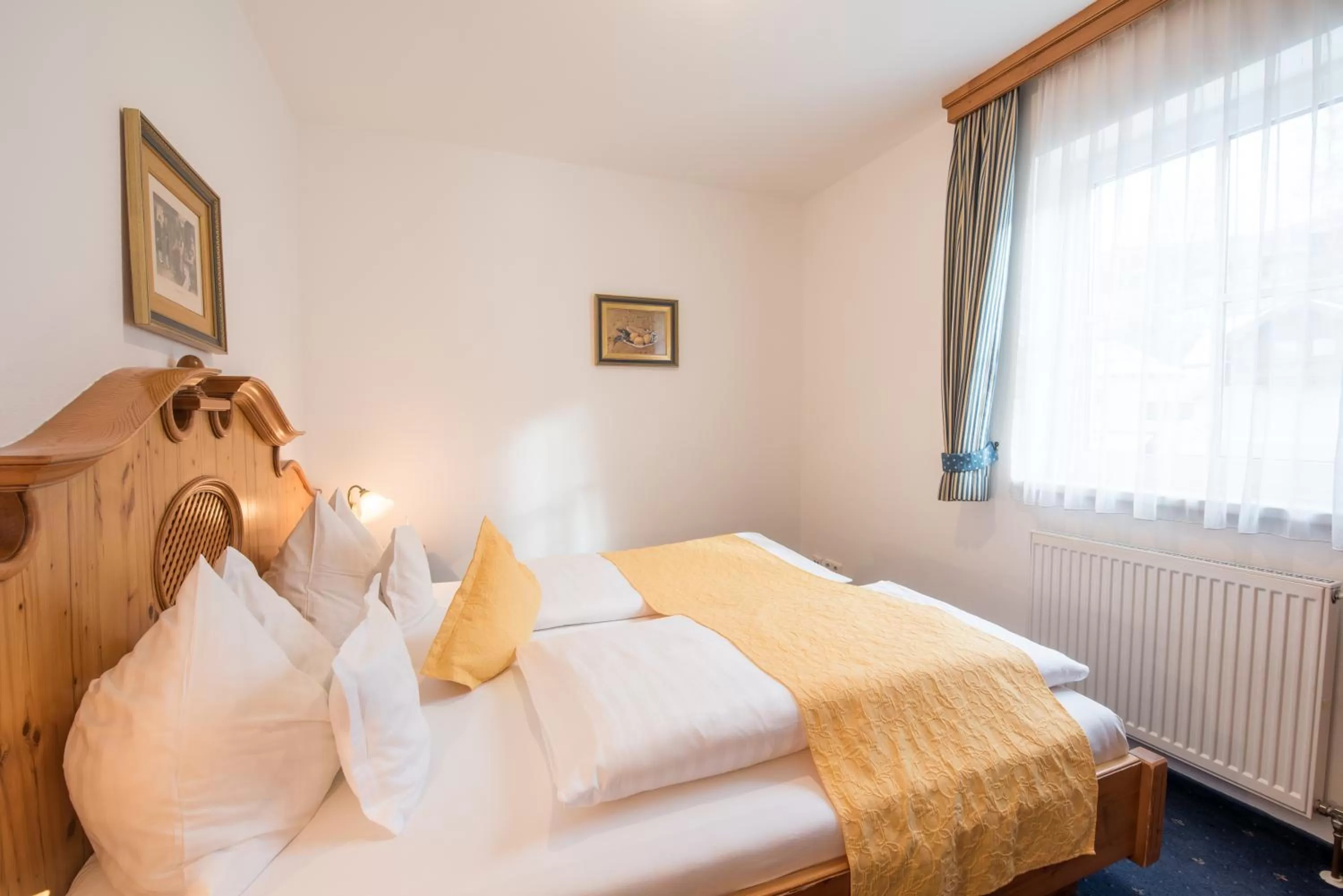 Bedroom, Bed in Hotel Brückenwirt