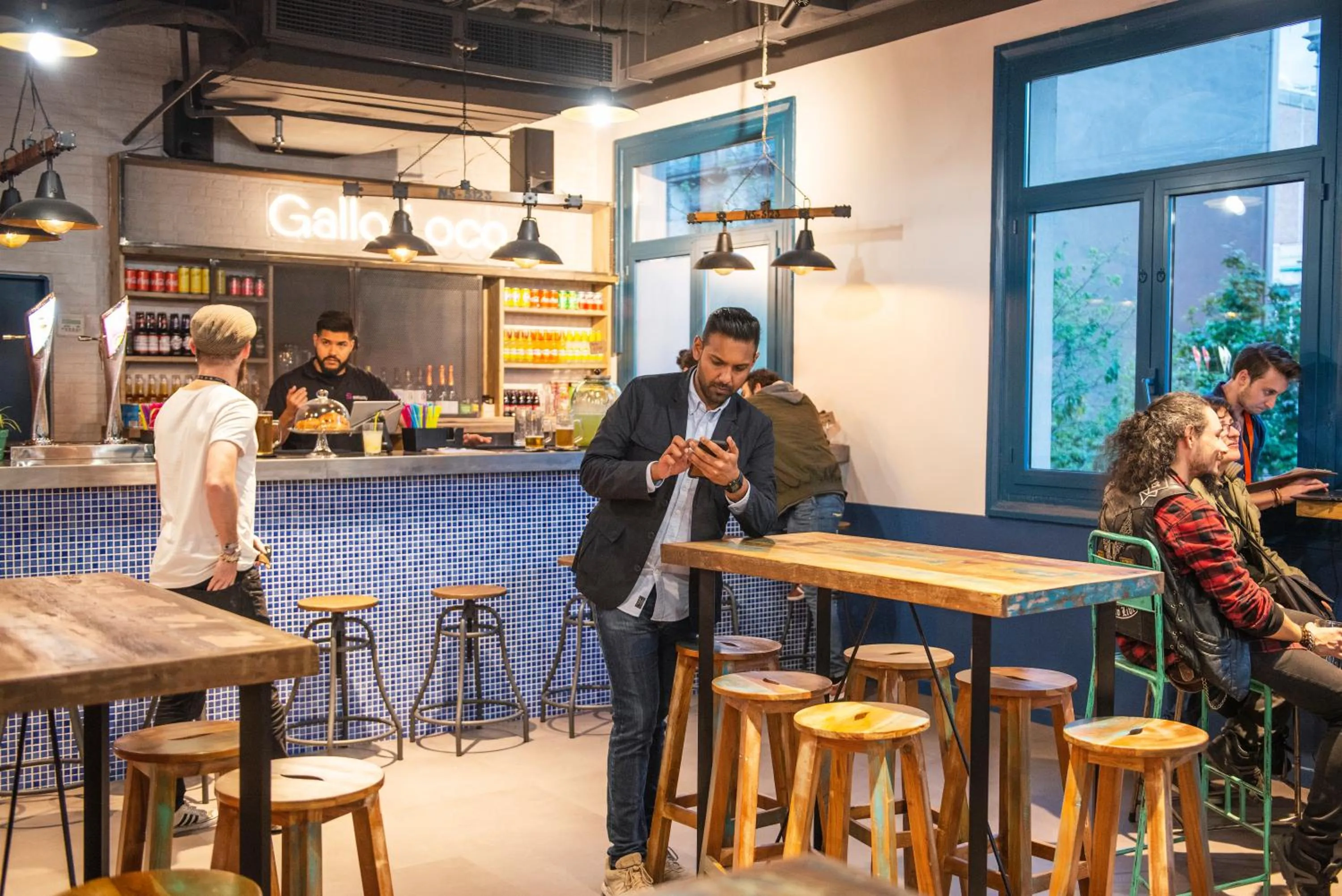 Lounge or bar in Safestay Barcelona Passeig de Gràcia