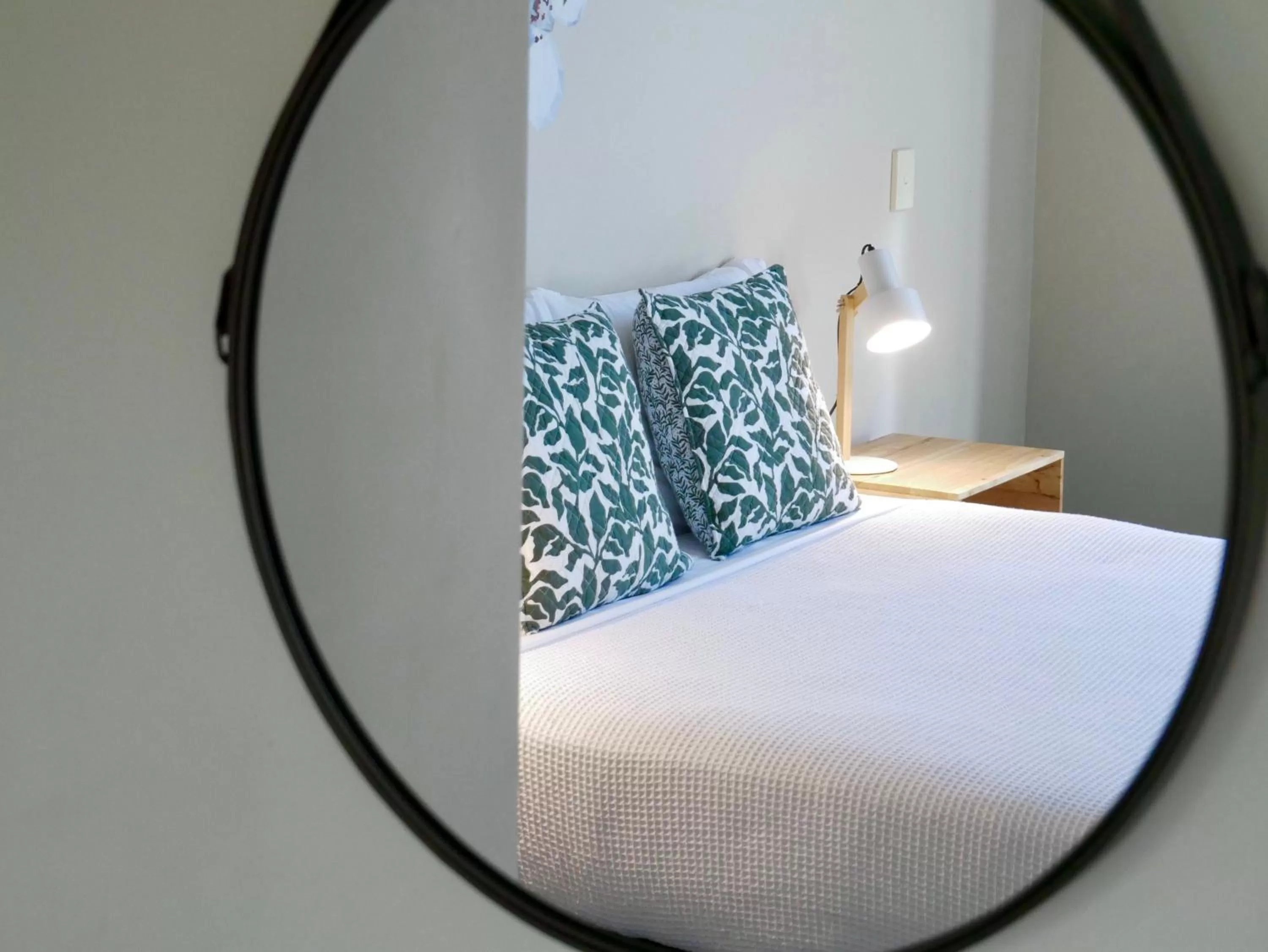 Bed in Alpine Lake Motel