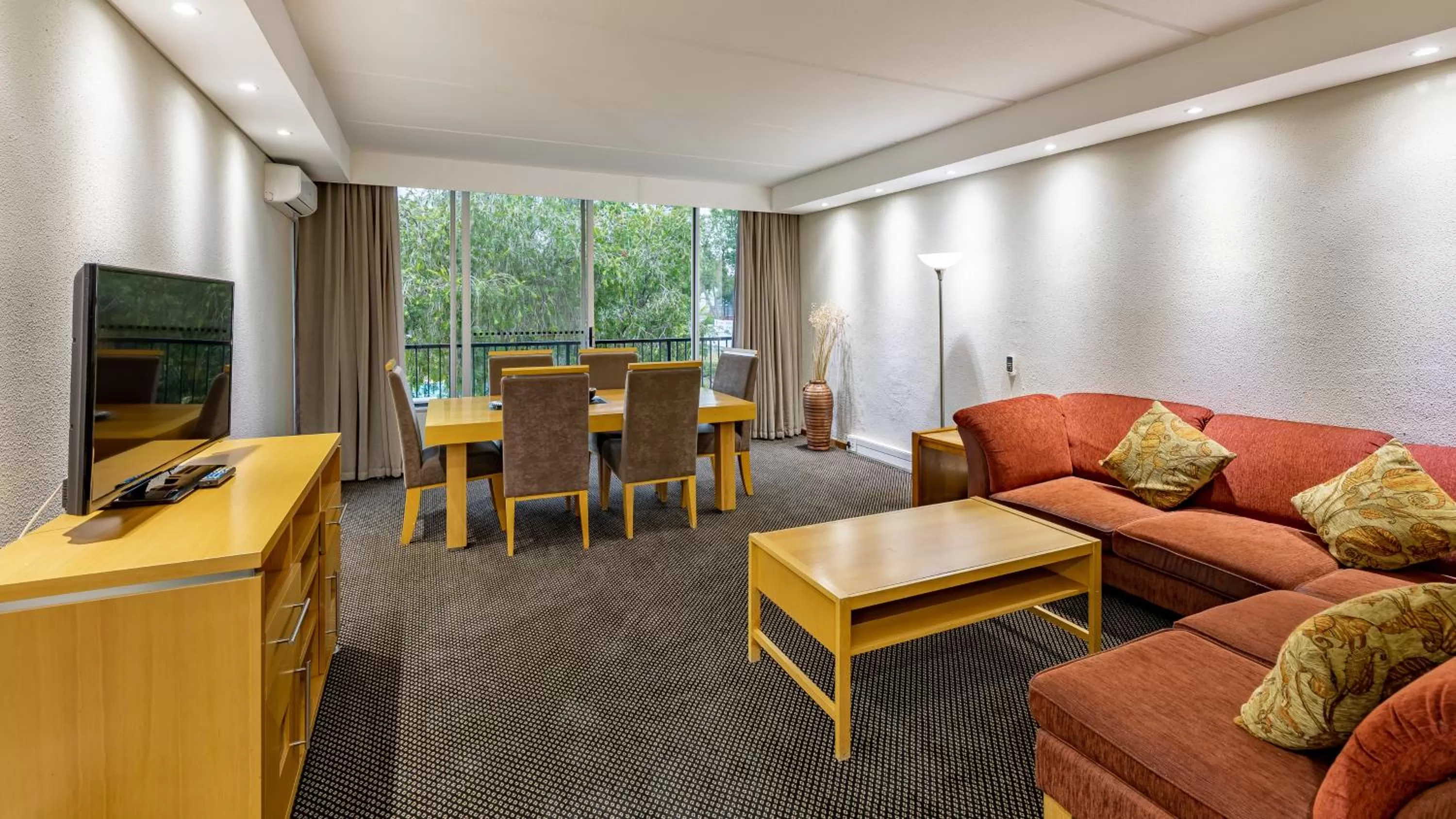 Bedroom in African Sky Newcastle Inn