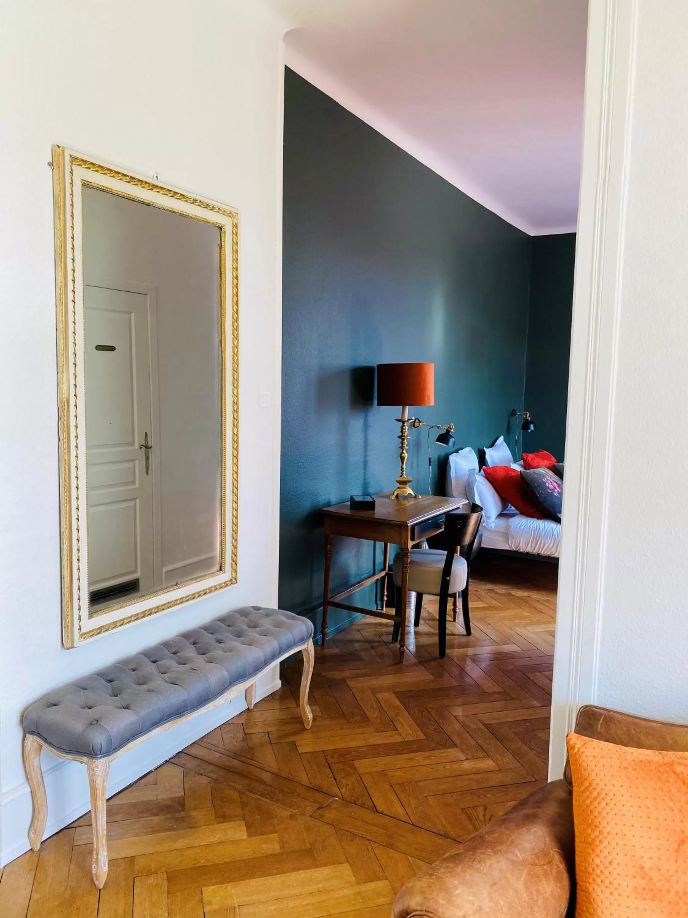 Bedroom in LA VILLA Hôtel-Restaurant