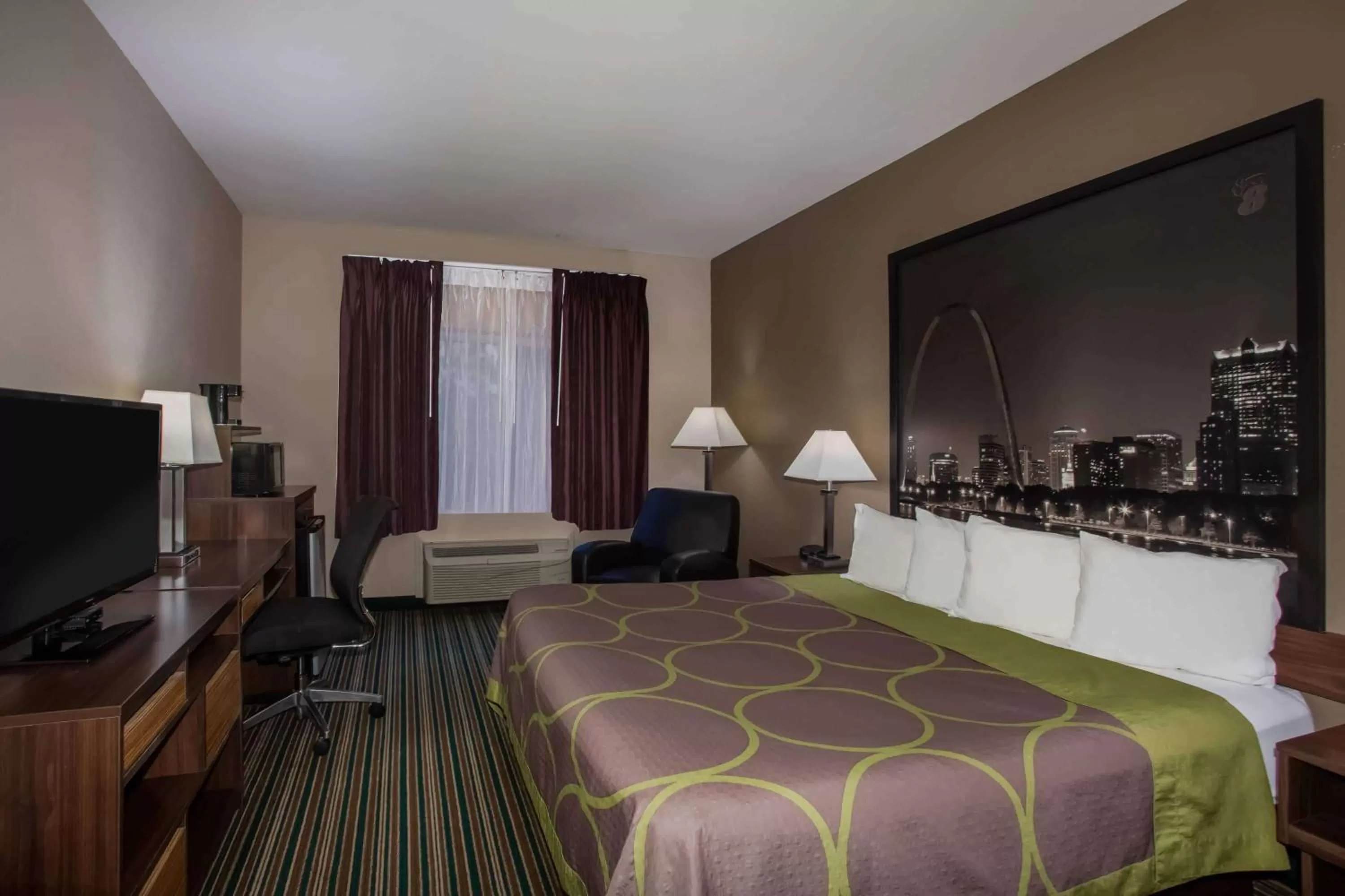 Photo of the whole room, Bed in Super 8 by Wyndham Union